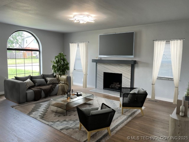 5018 E 3rd Street