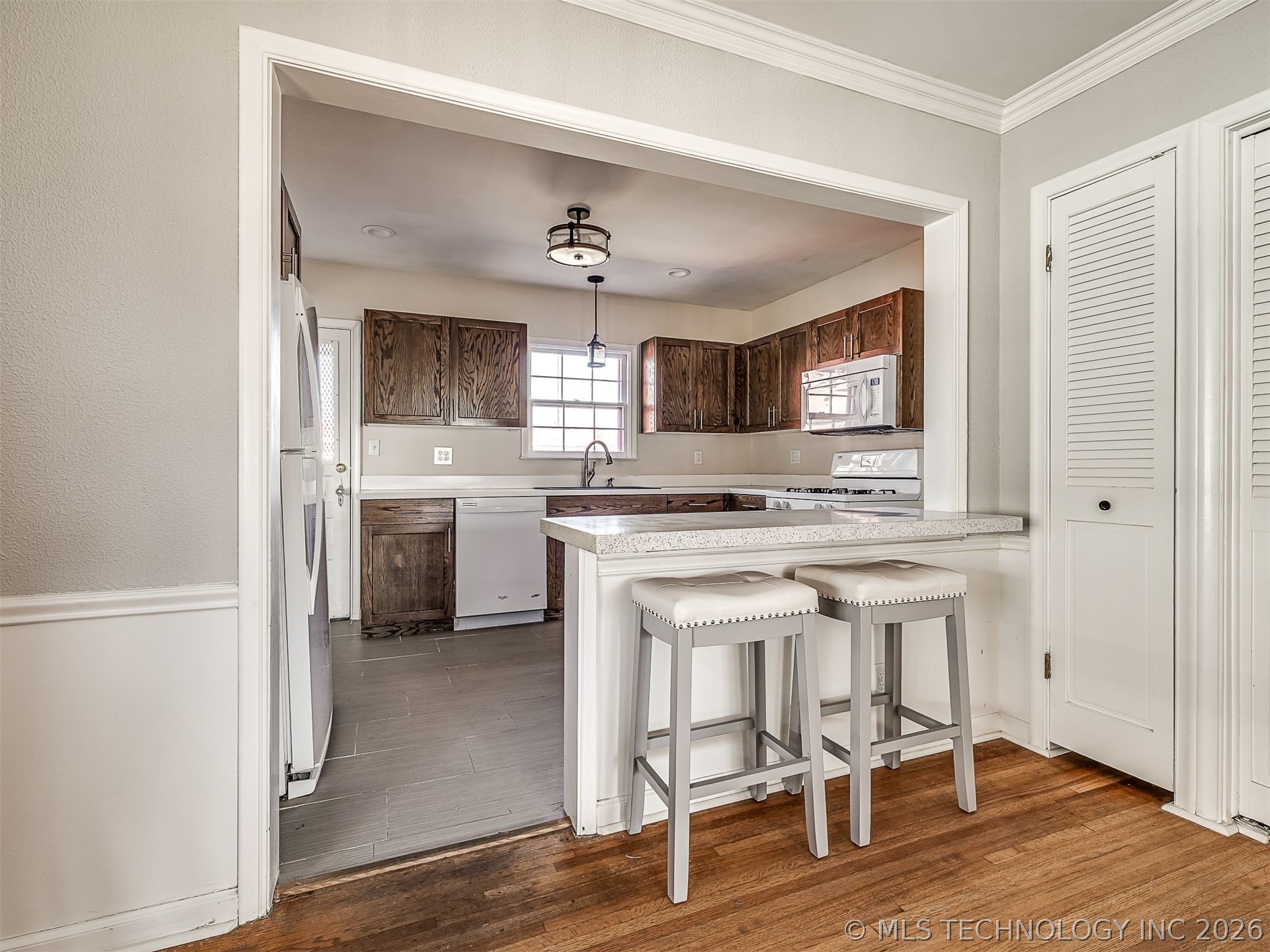 3923 E 11th Place