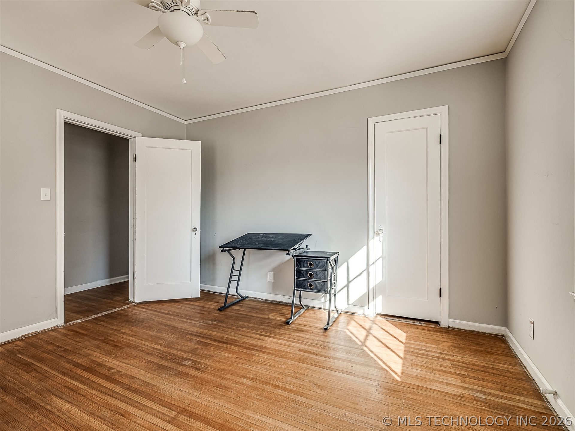 3923 E 11th Place