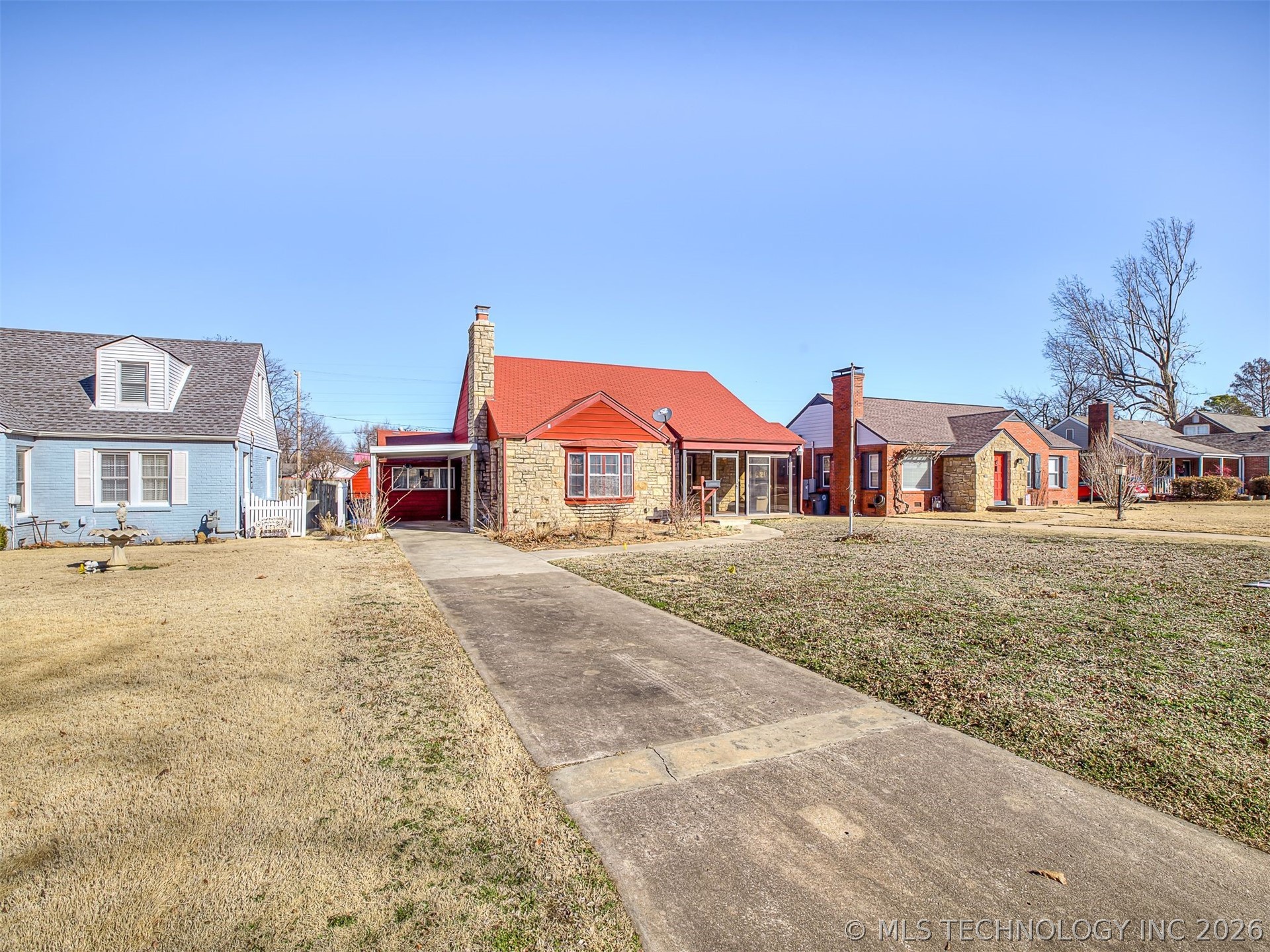 3923 E 11th Place