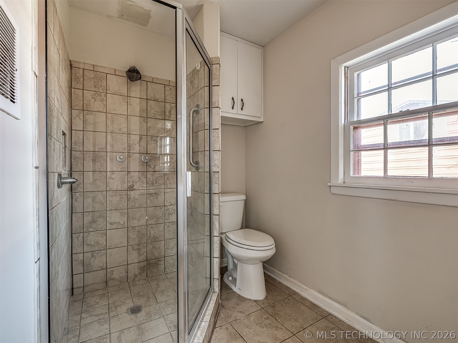 3923 E 11th Place