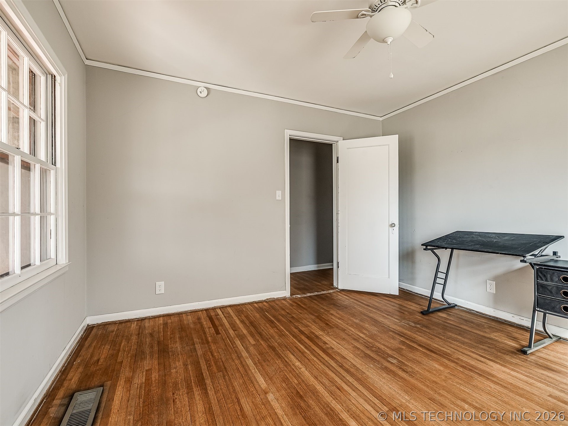 3923 E 11th Place