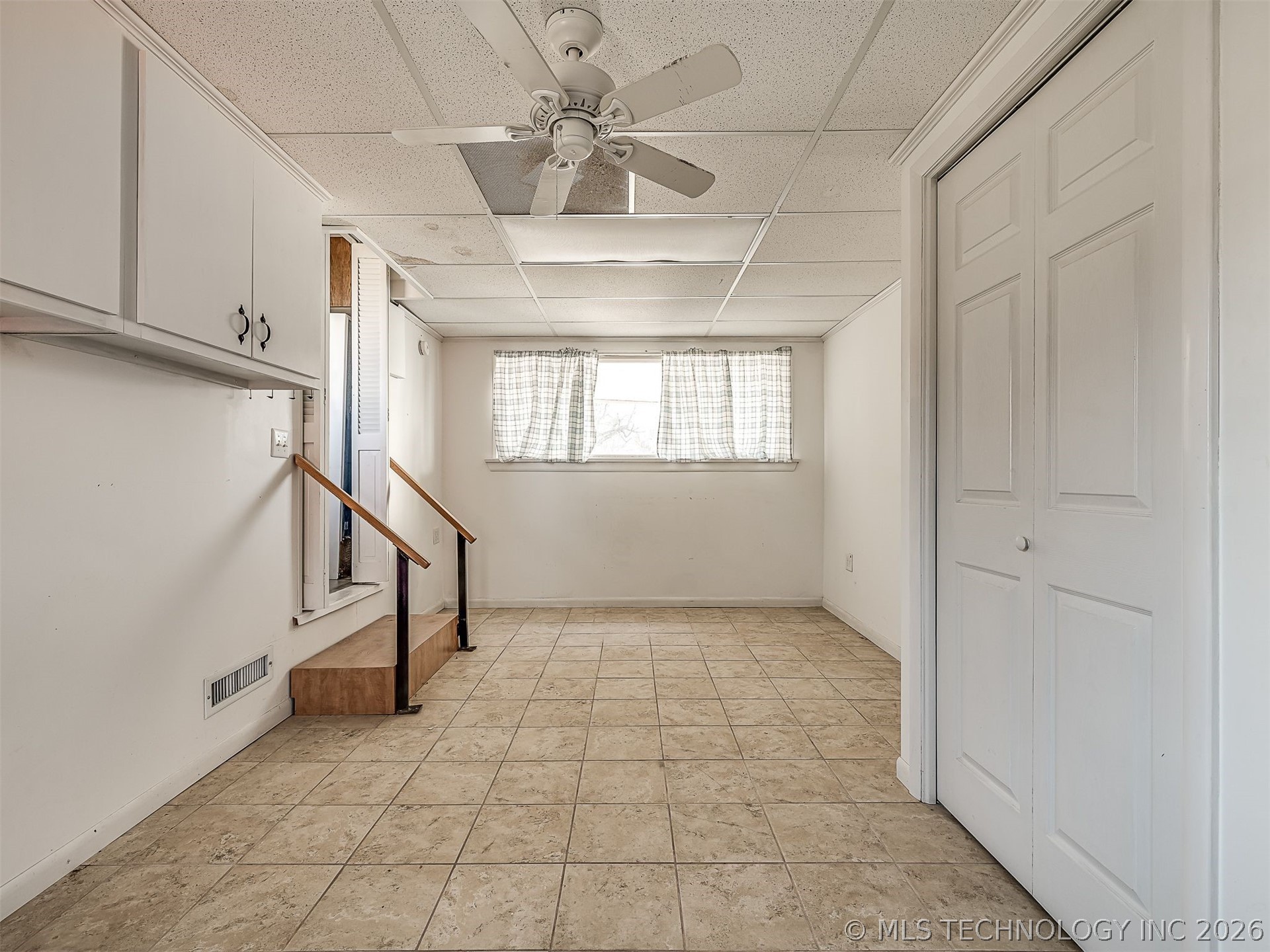 3923 E 11th Place