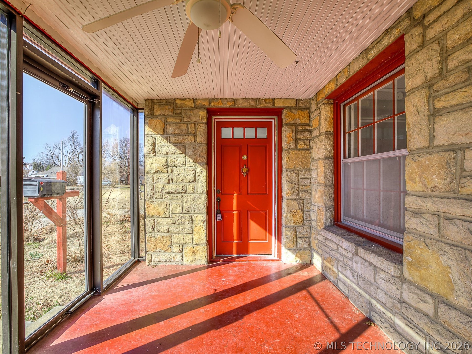 3923 E 11th Place