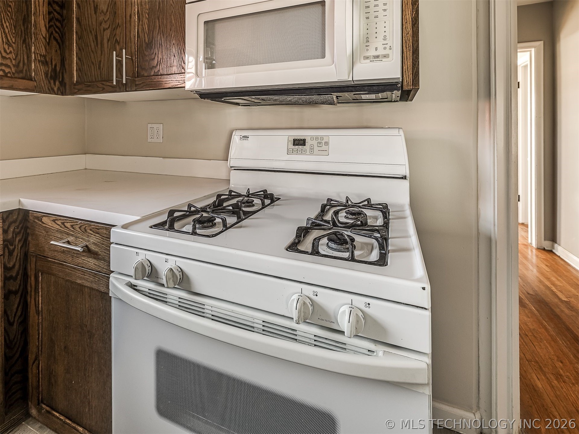 3923 E 11th Place