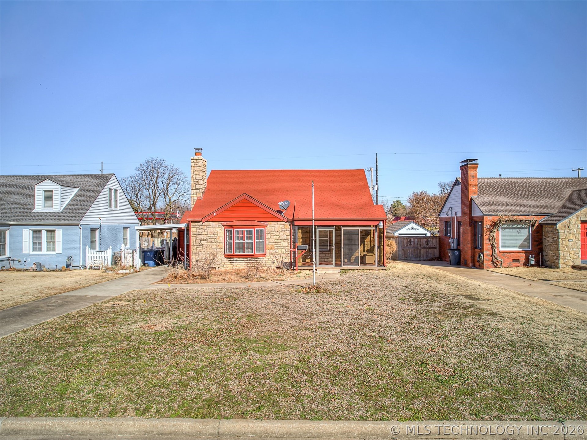 3923 E 11th Place