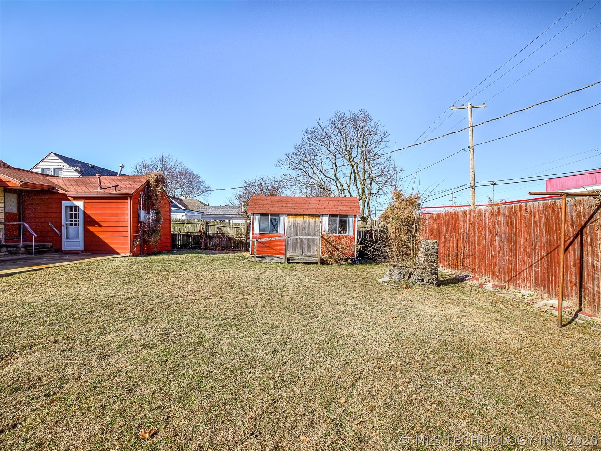 3923 E 11th Place