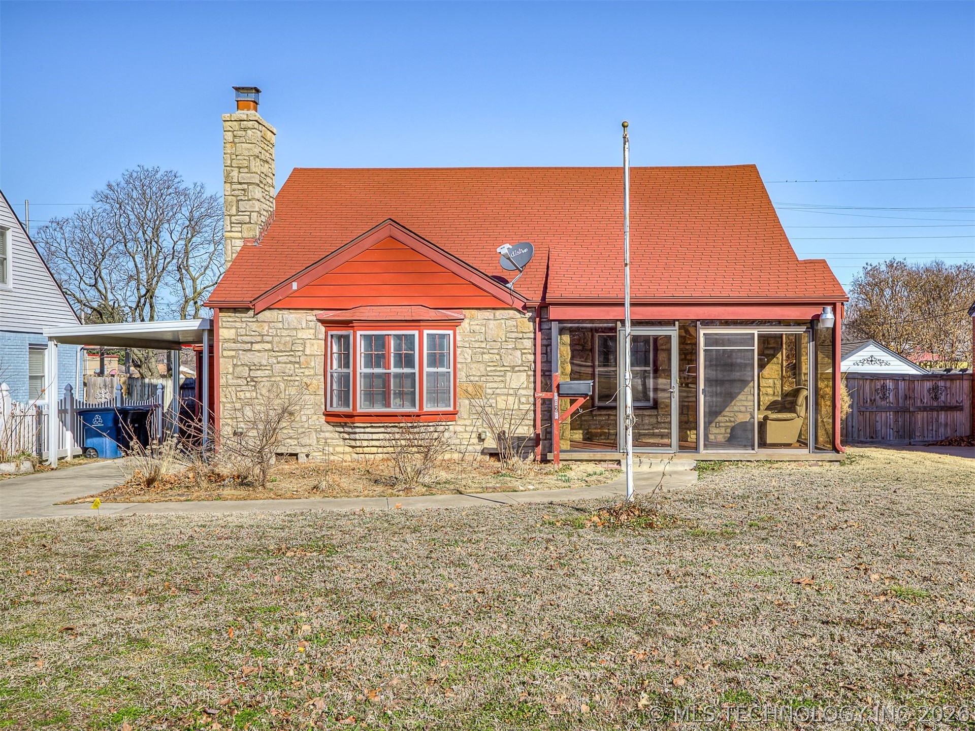 3923 E 11th Place