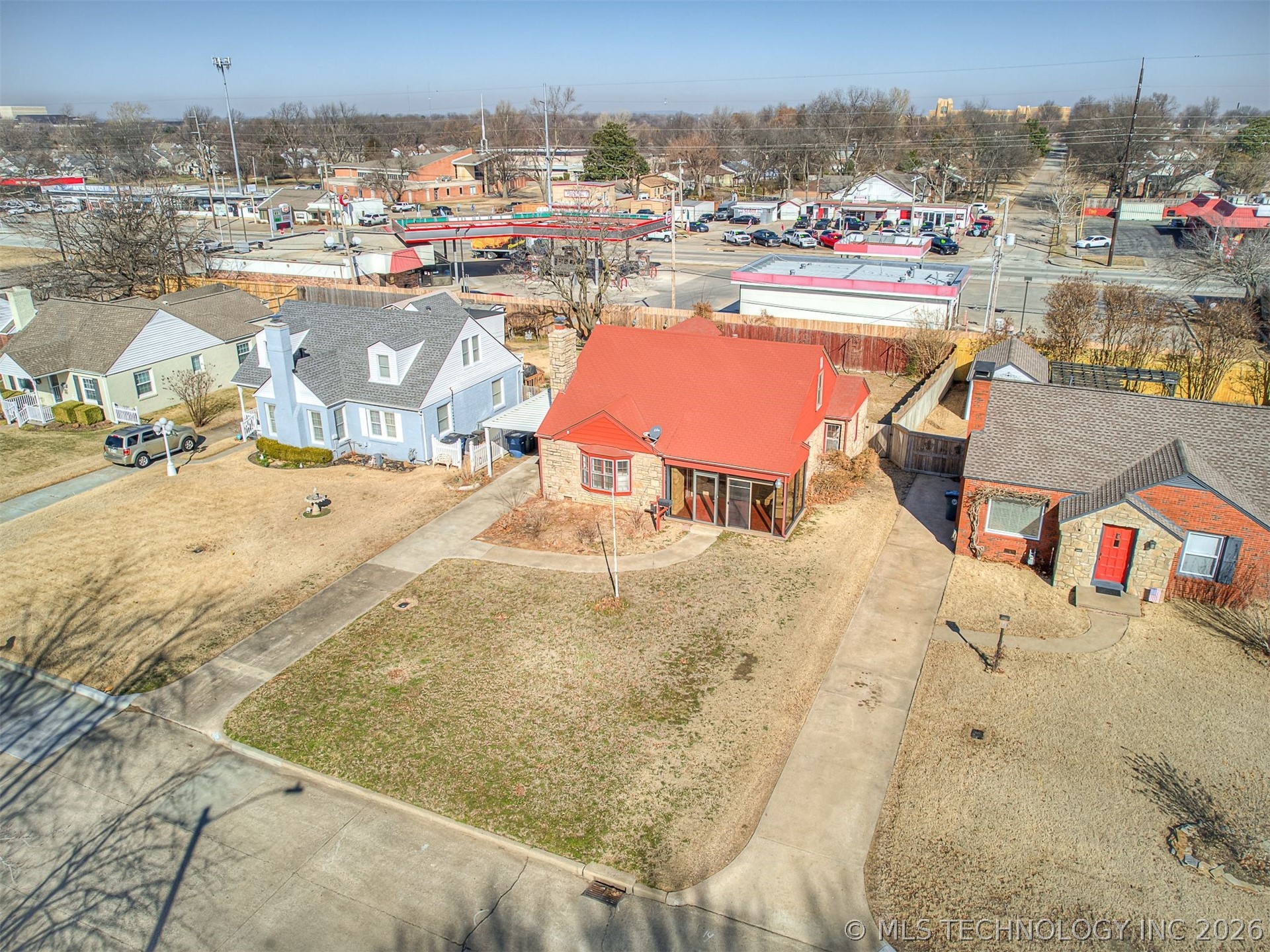 3923 E 11th Place