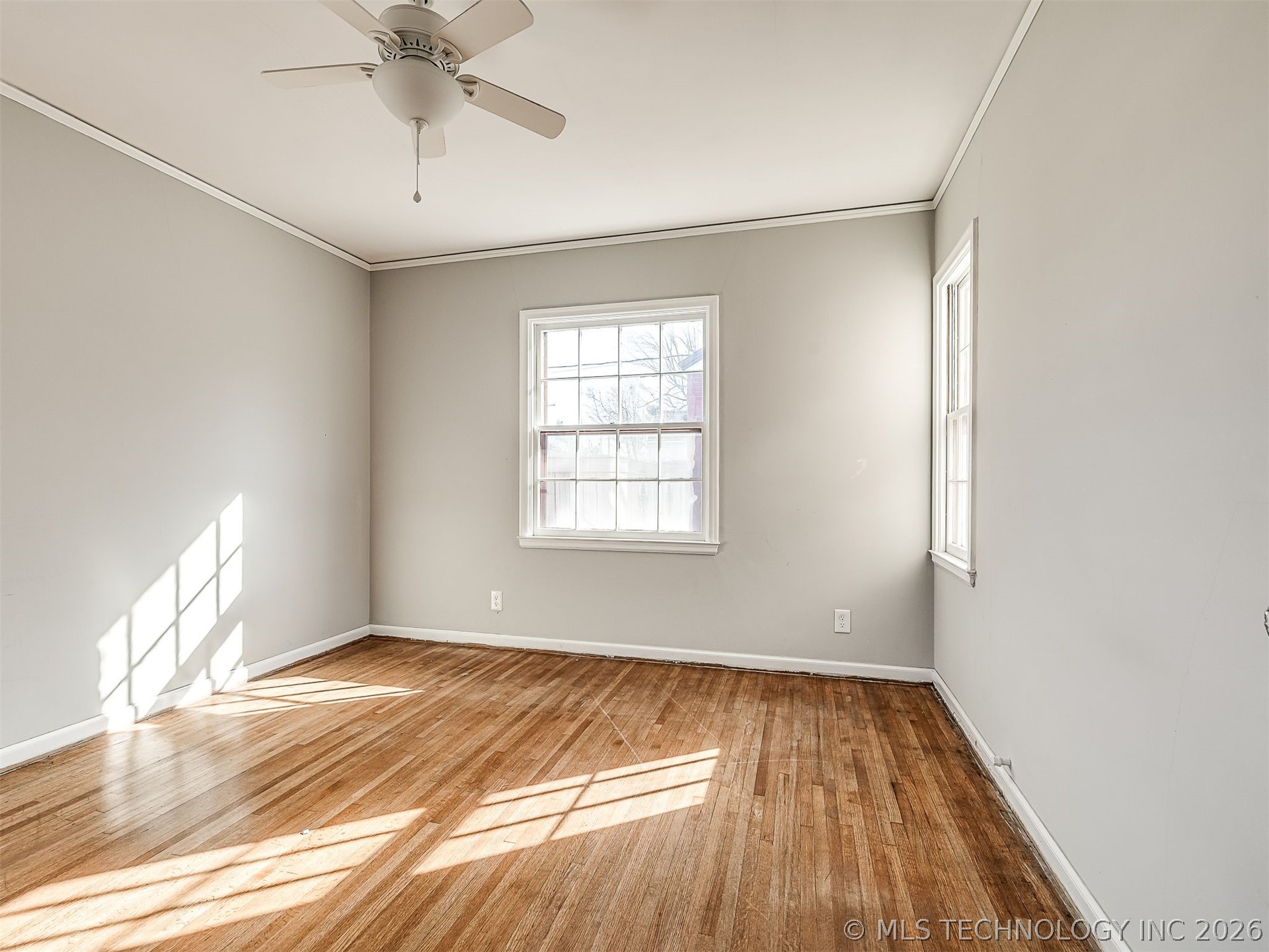 3923 E 11th Place