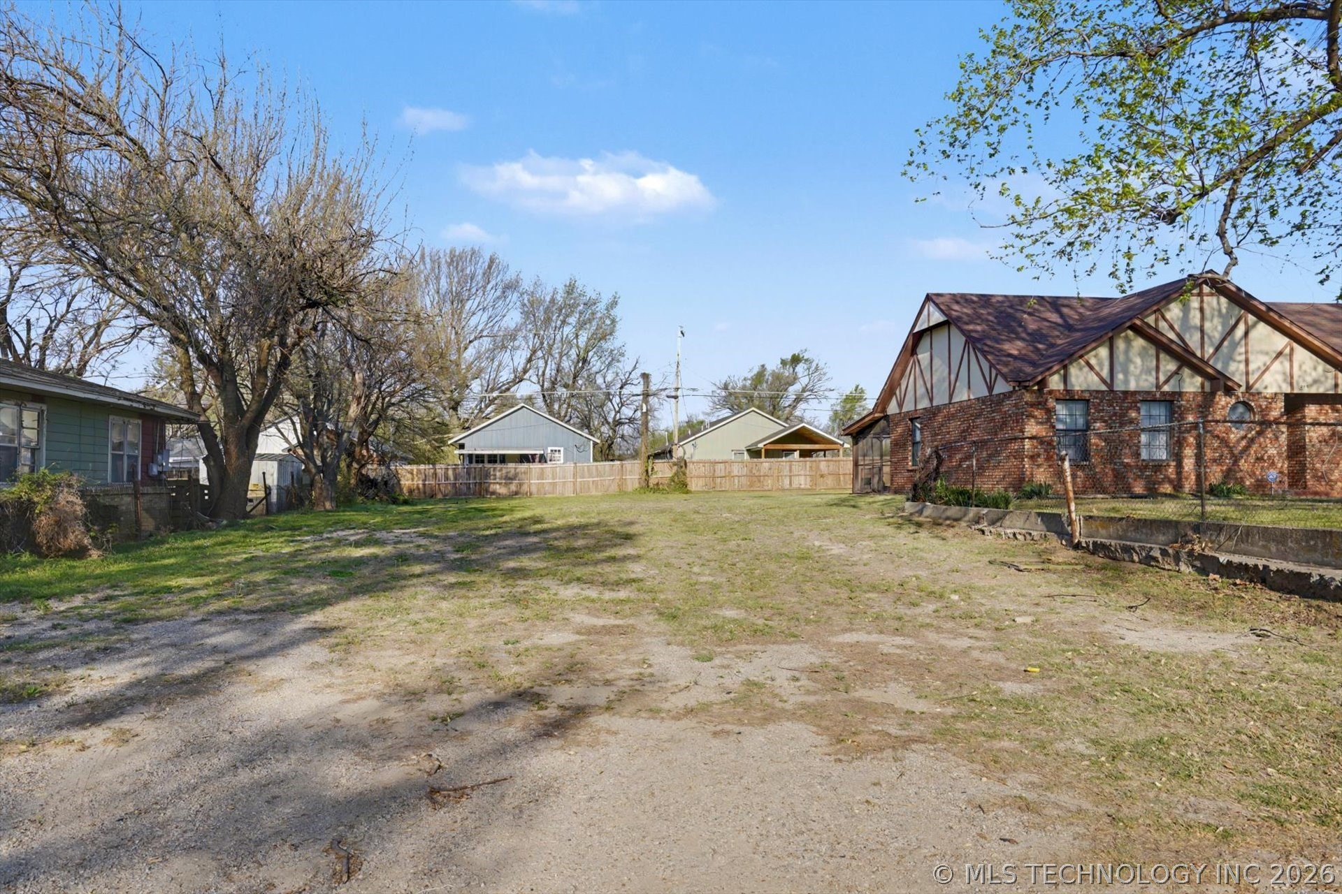546 N 38th West Avenue
