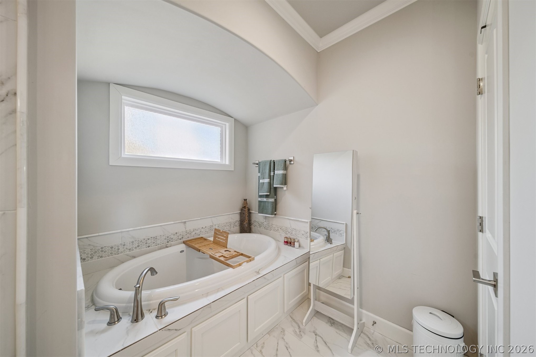 1003 W 87th Street S