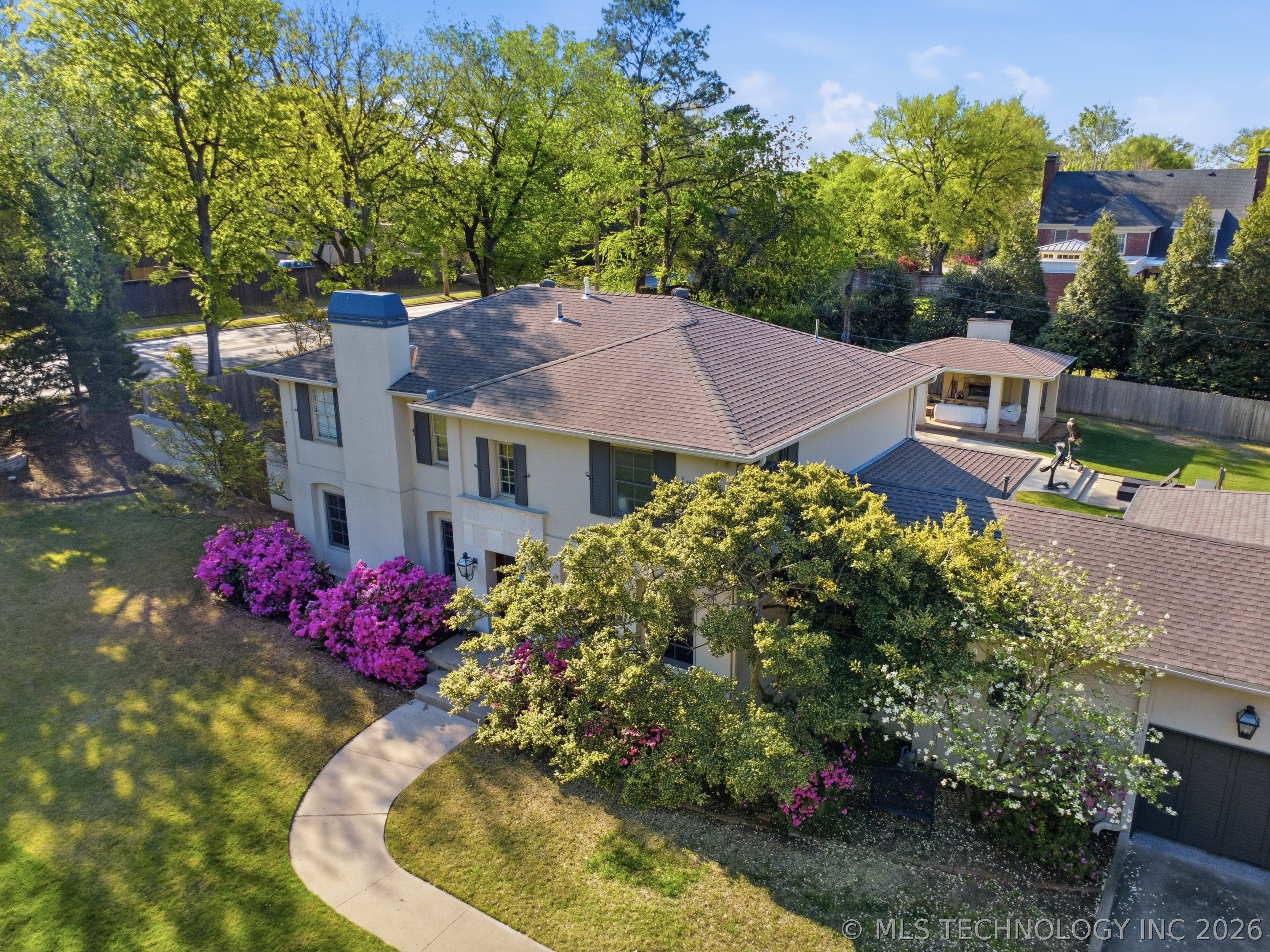 2264 E 37th Street