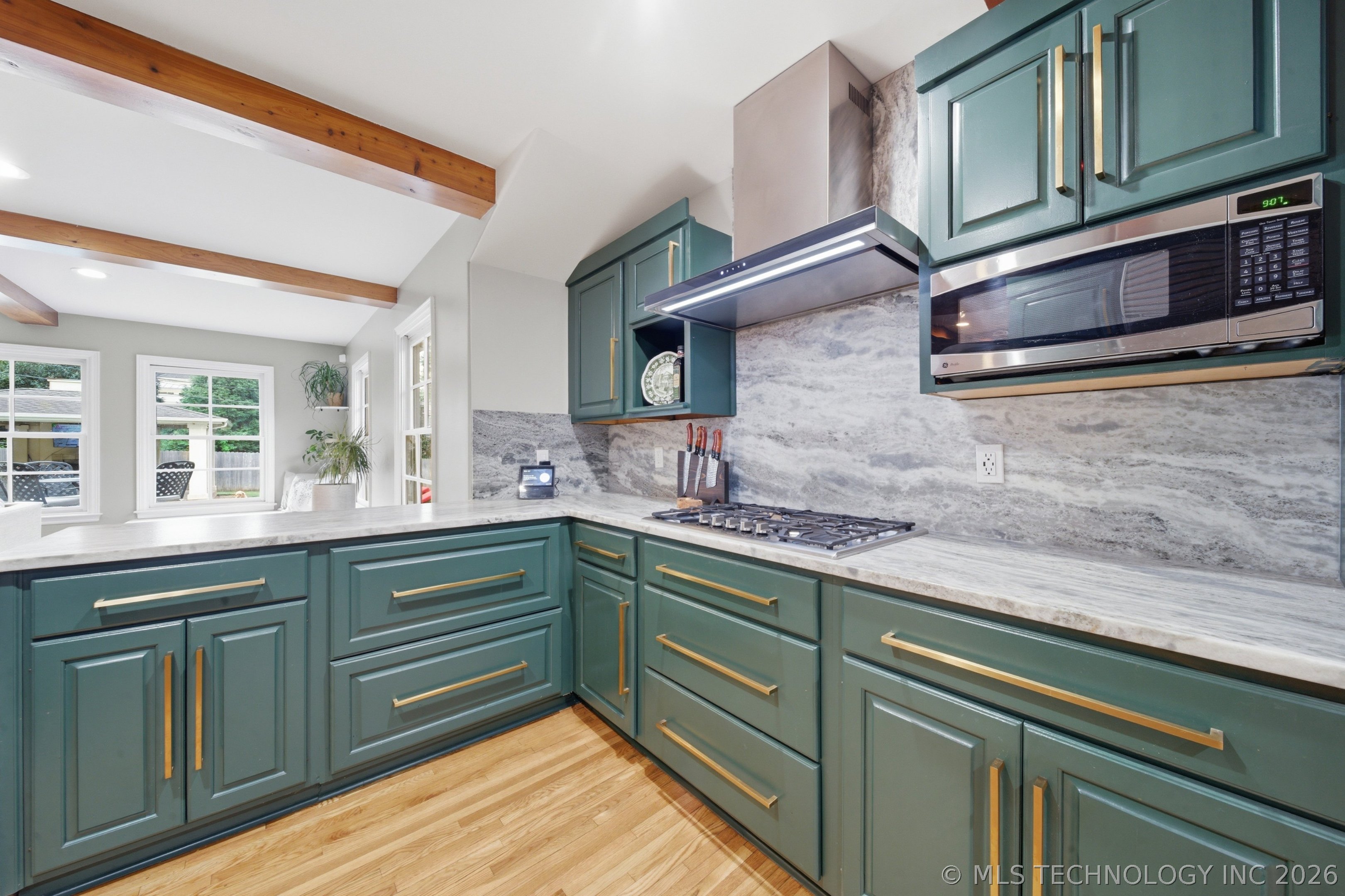 2264 E 37th Street