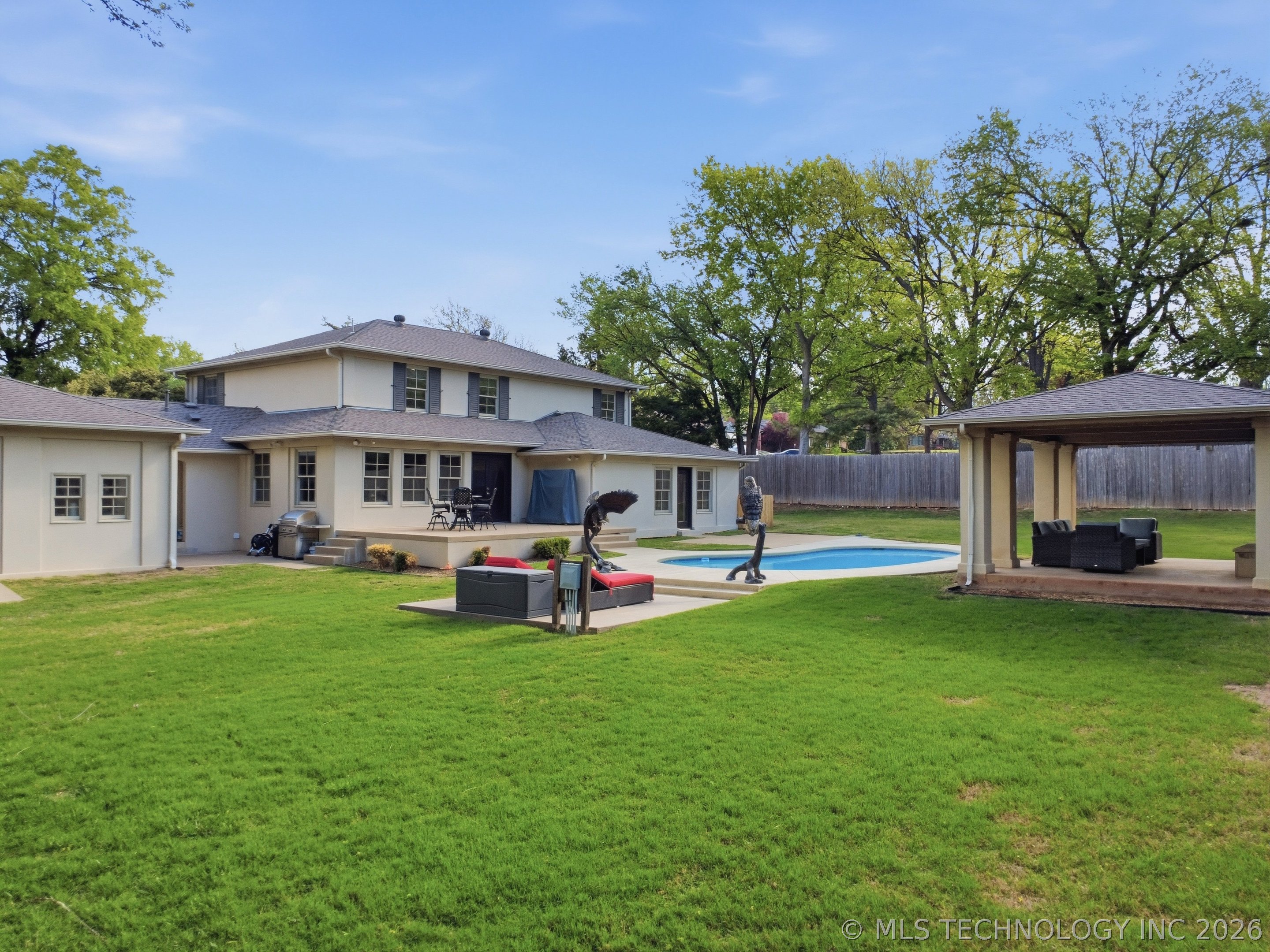 2264 E 37th Street