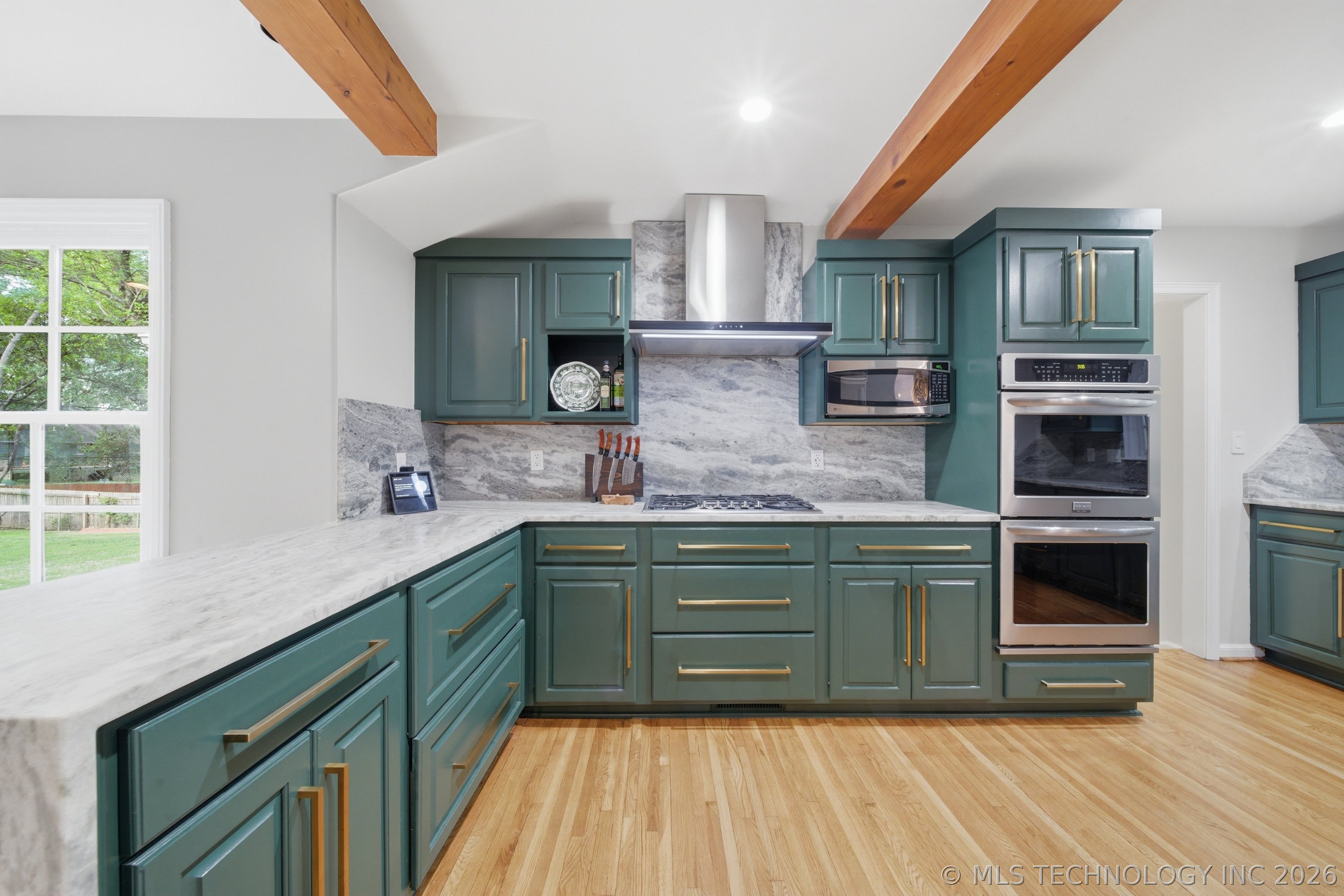 2264 E 37th Street