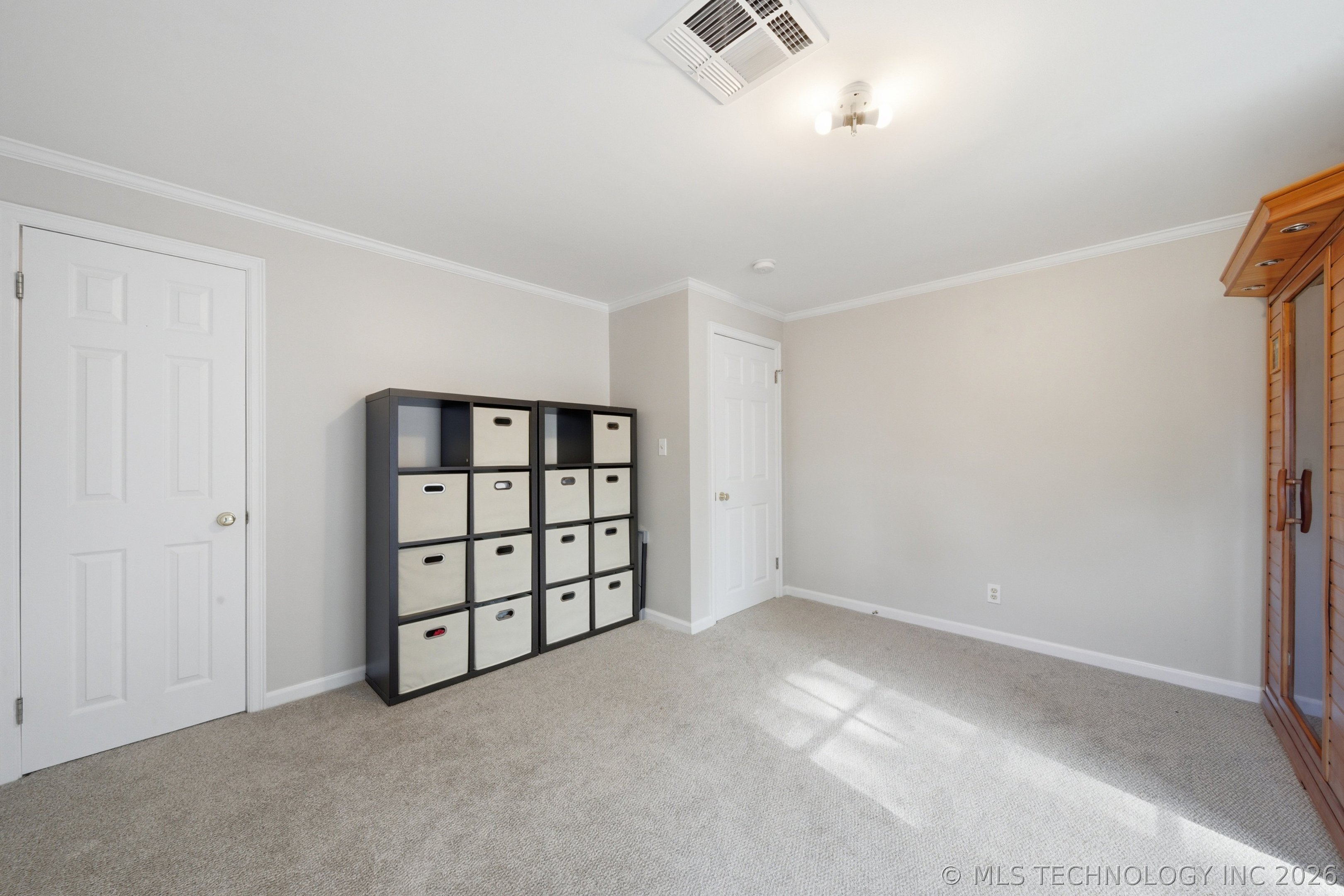 2264 E 37th Street
