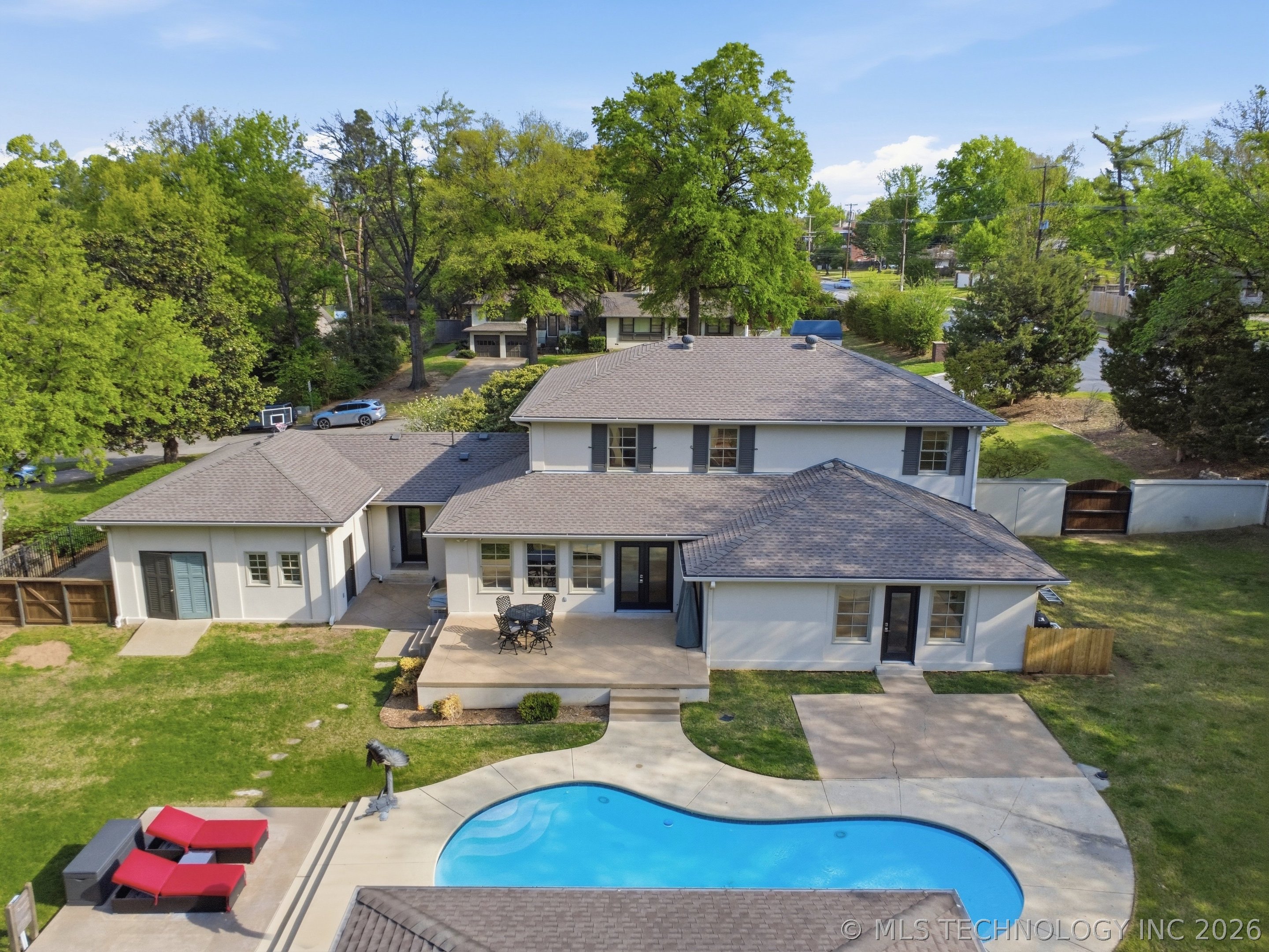 2264 E 37th Street