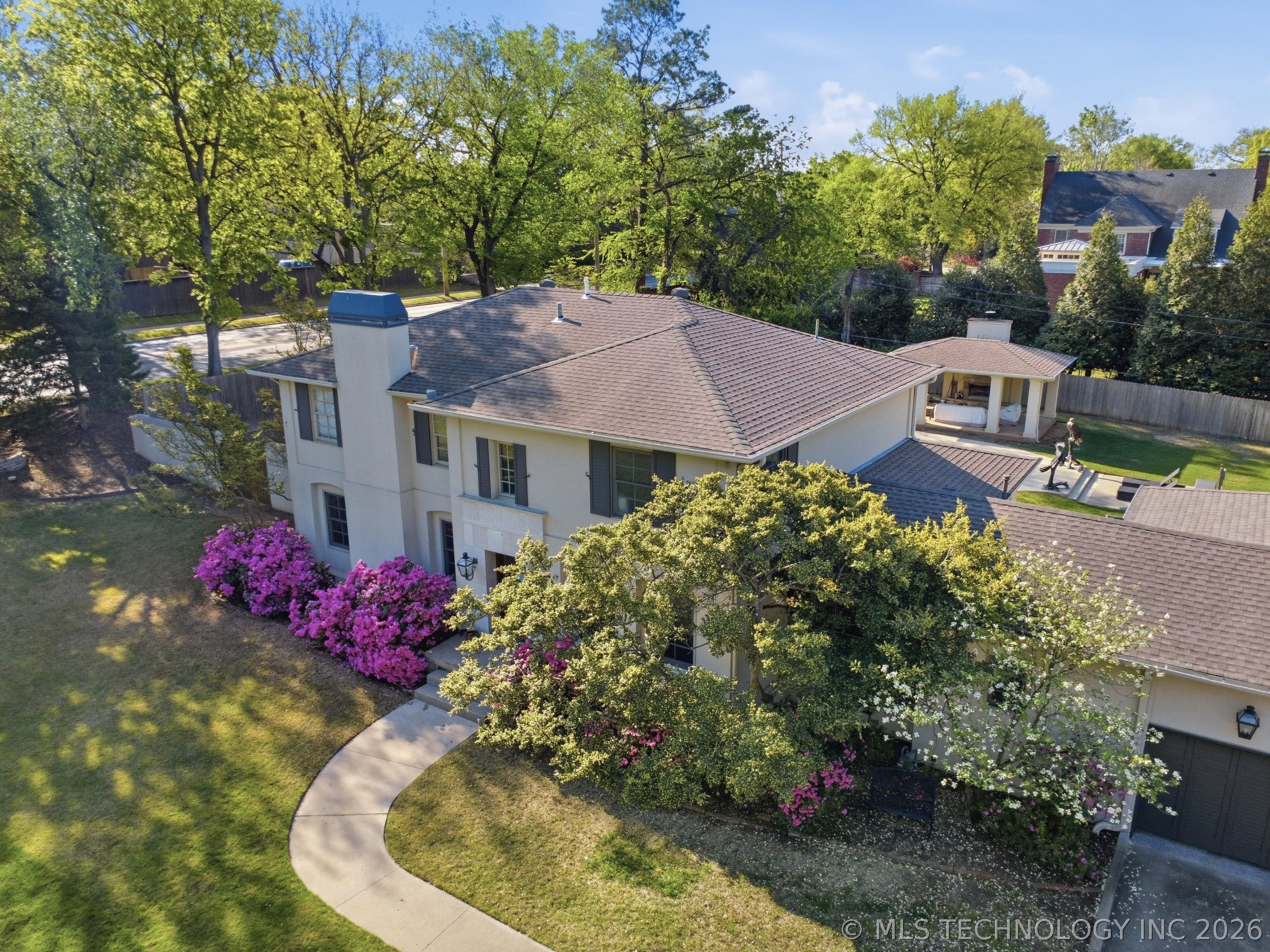 2264 E 37th Street