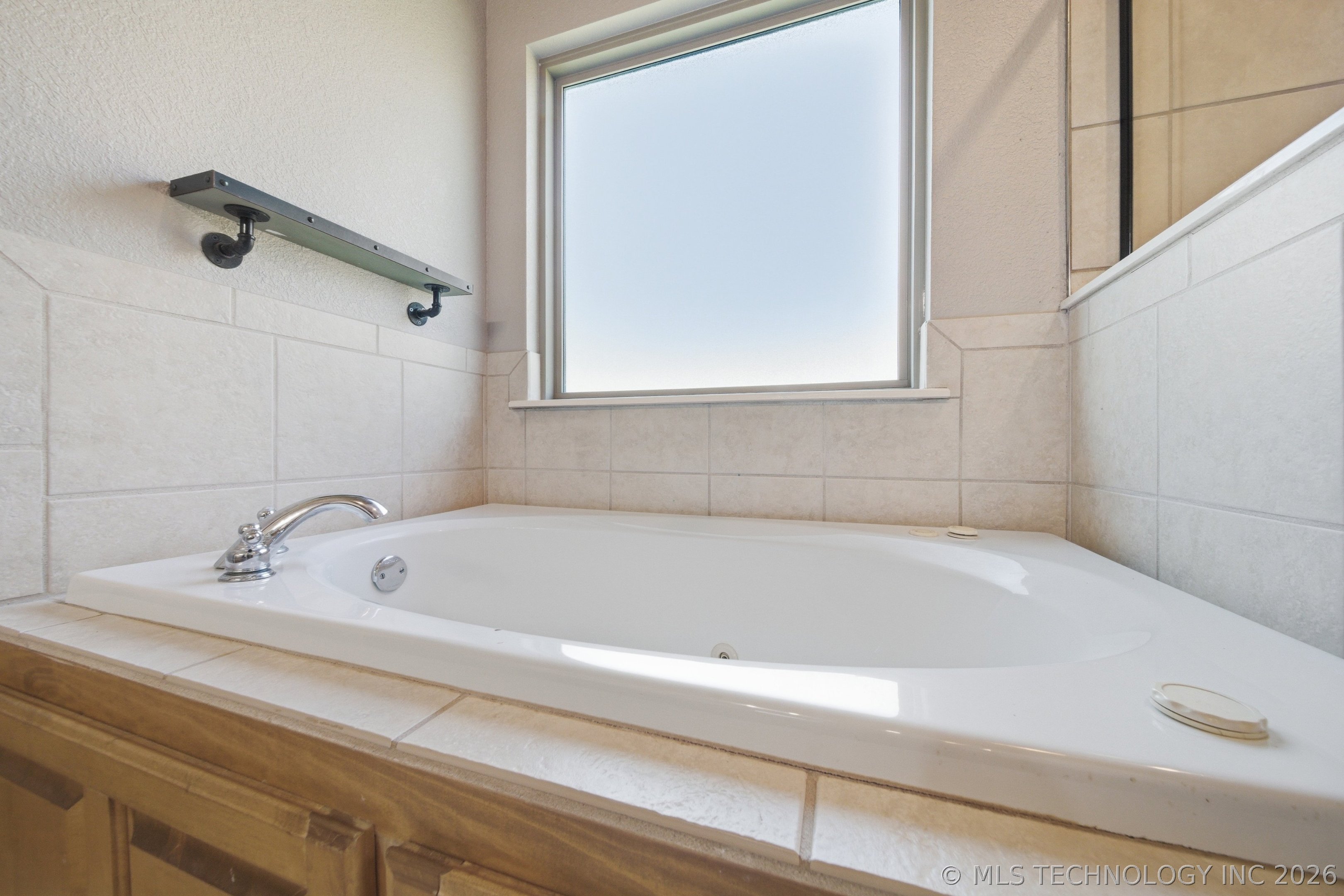 1820 S Lions Avenue