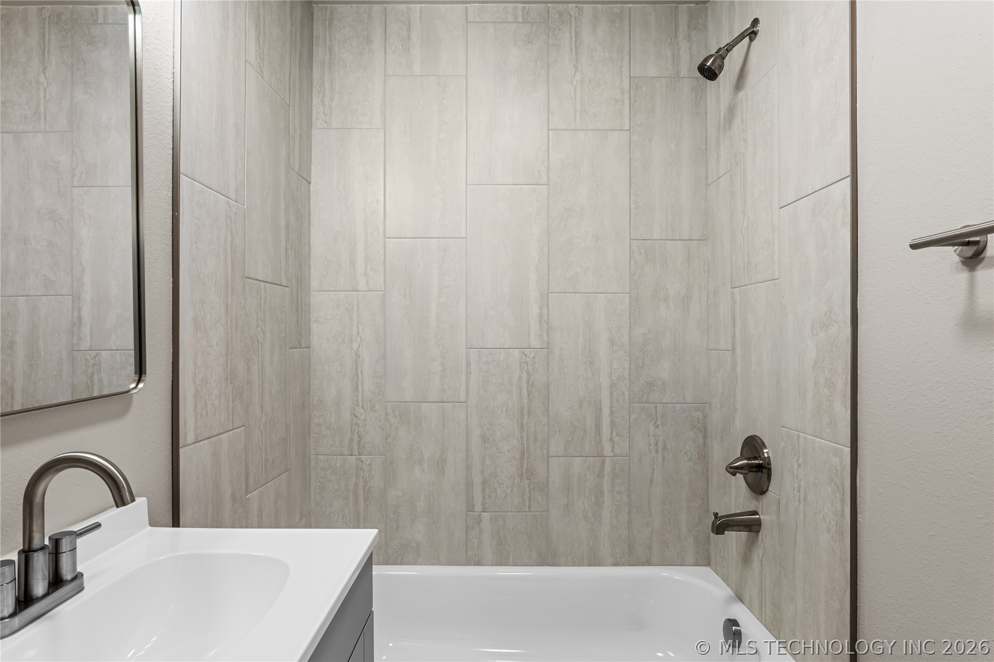 2139 W 46th Place