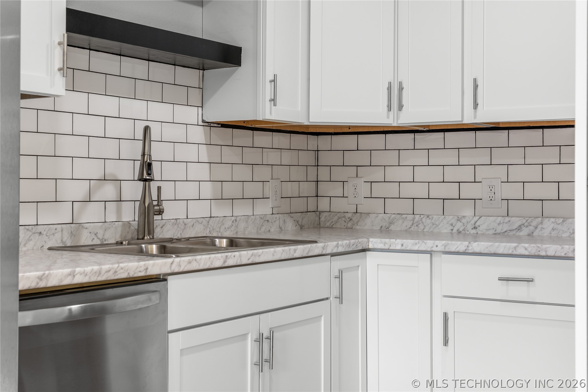 2139 W 46th Place