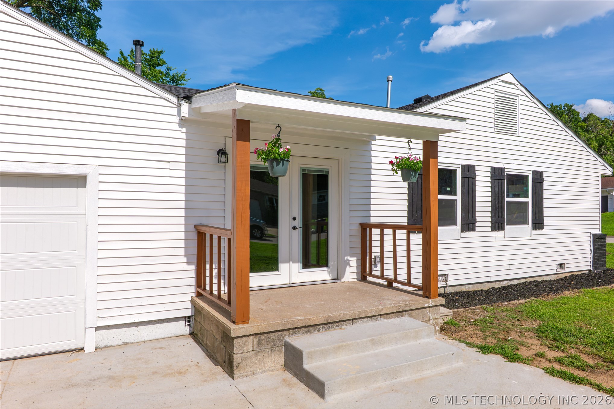 2139 W 46th Place
