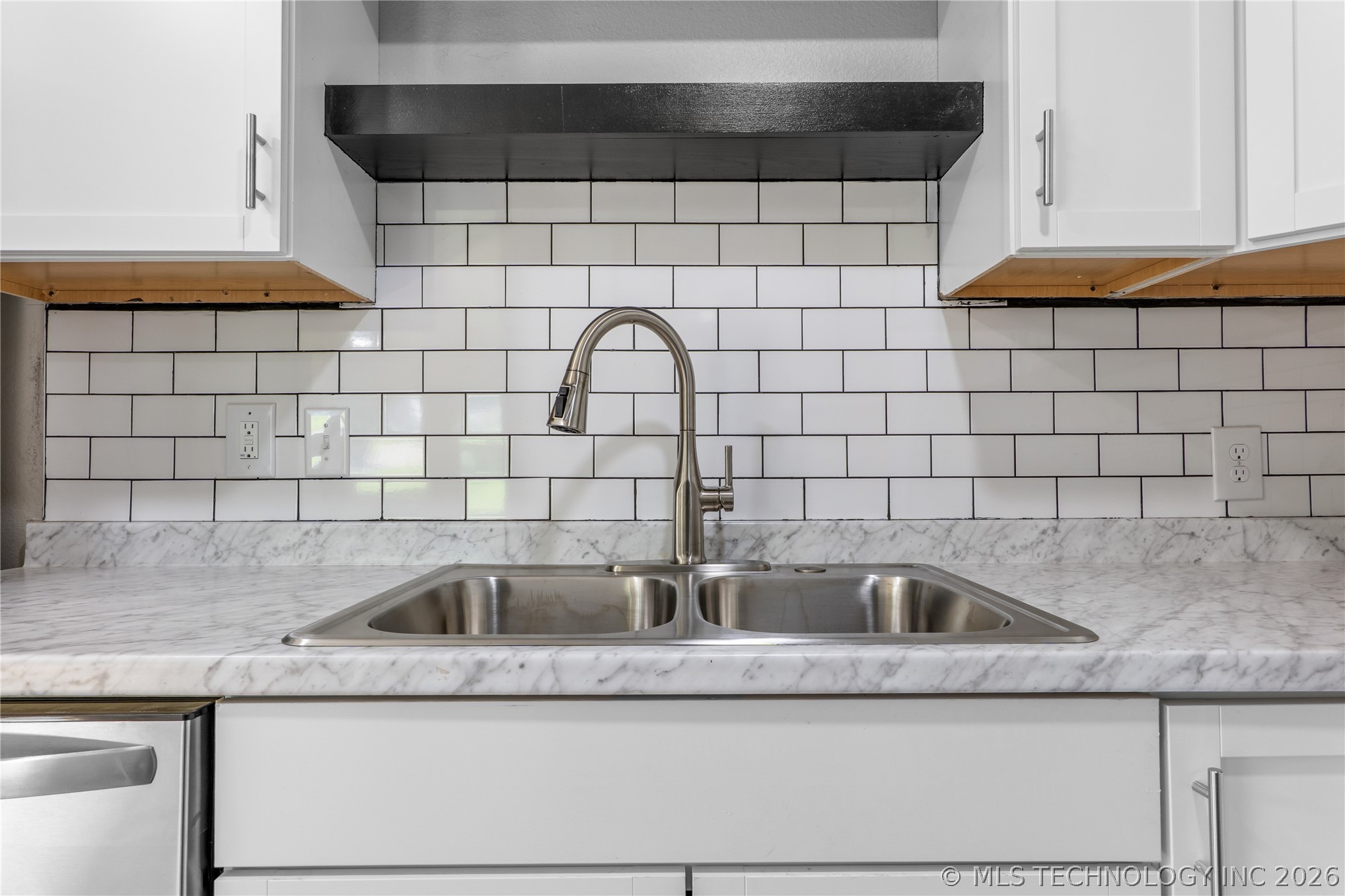 2139 W 46th Place