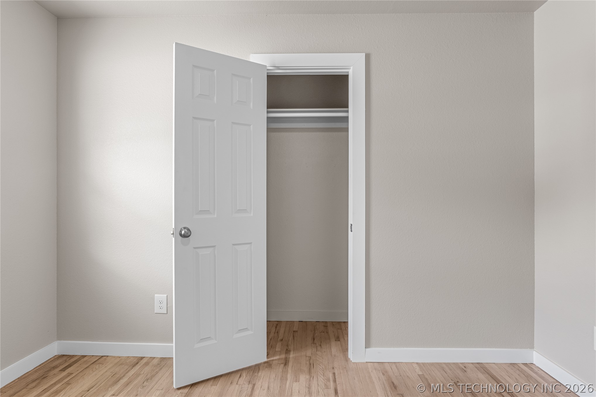 2139 W 46th Place