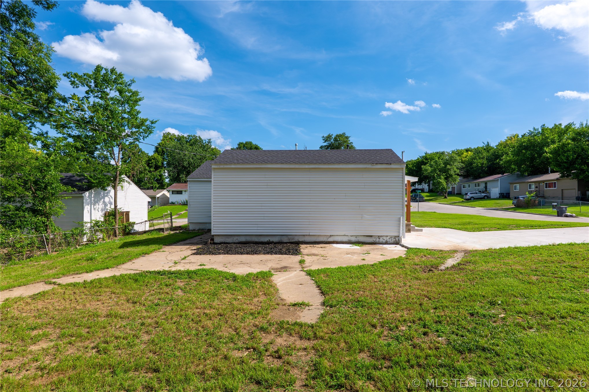 2139 W 46th Place