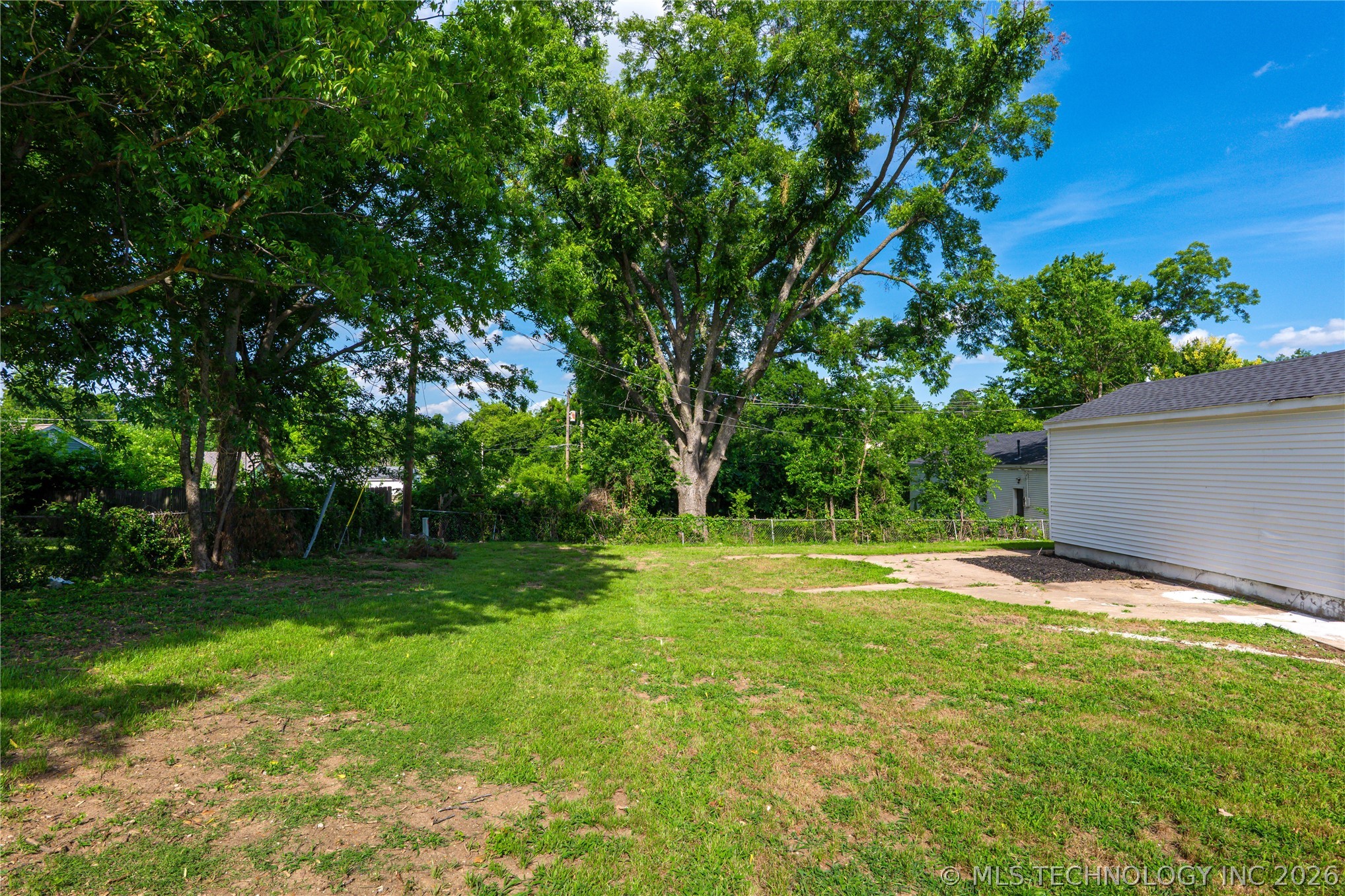 2139 W 46th Place