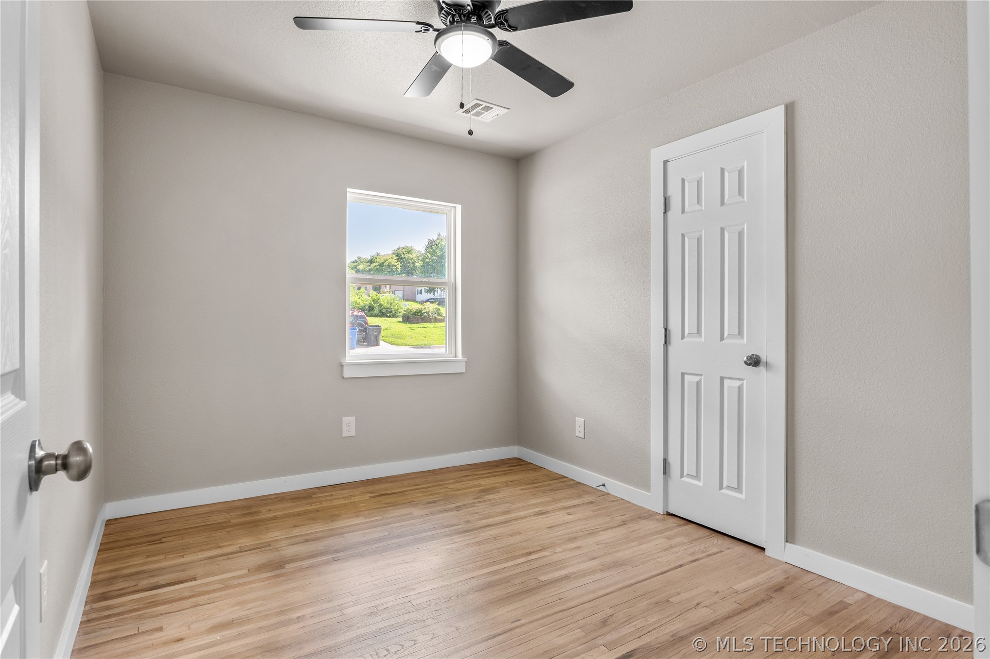 2139 W 46th Place