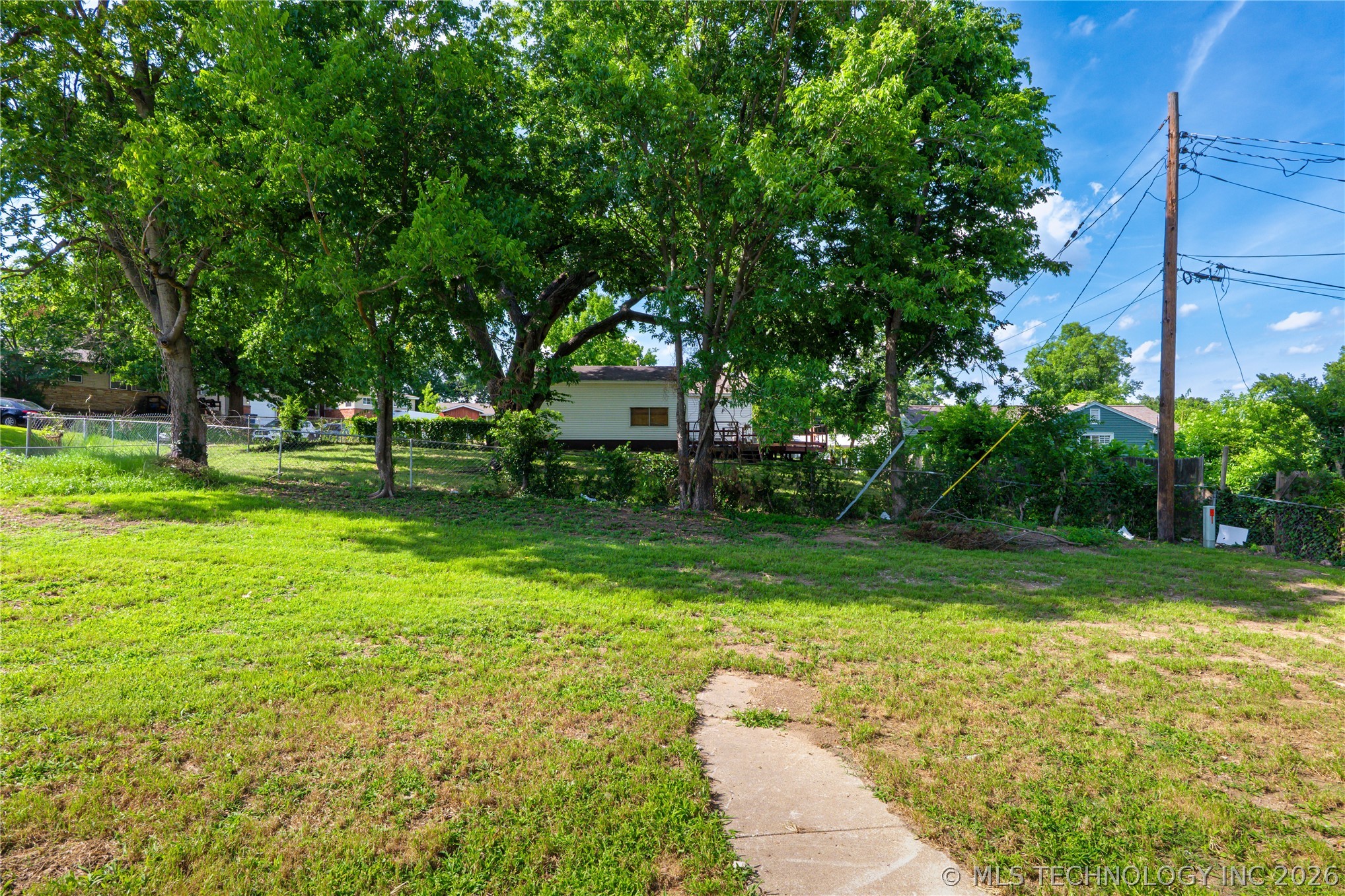 2139 W 46th Place