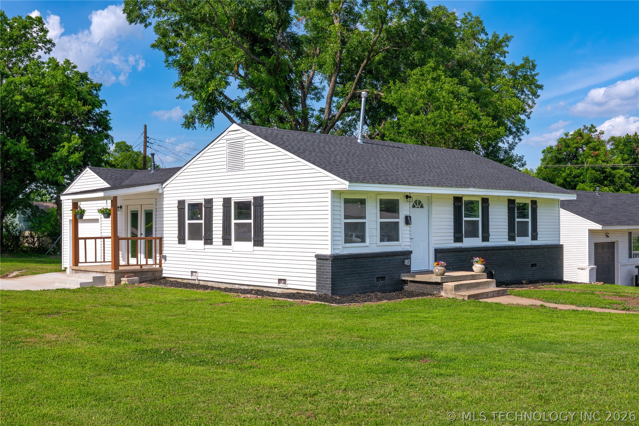 2139 W 46th Place