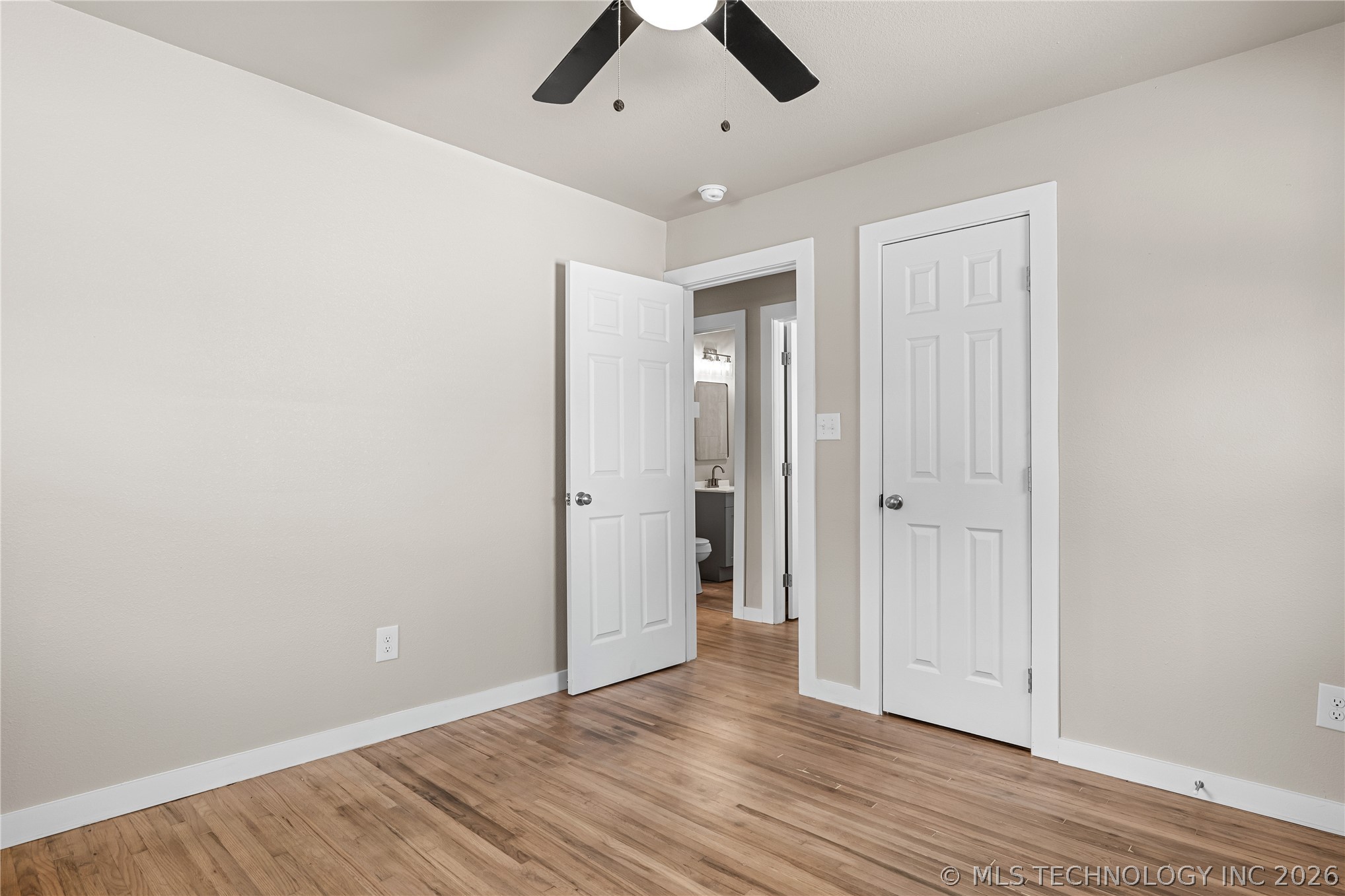 2139 W 46th Place