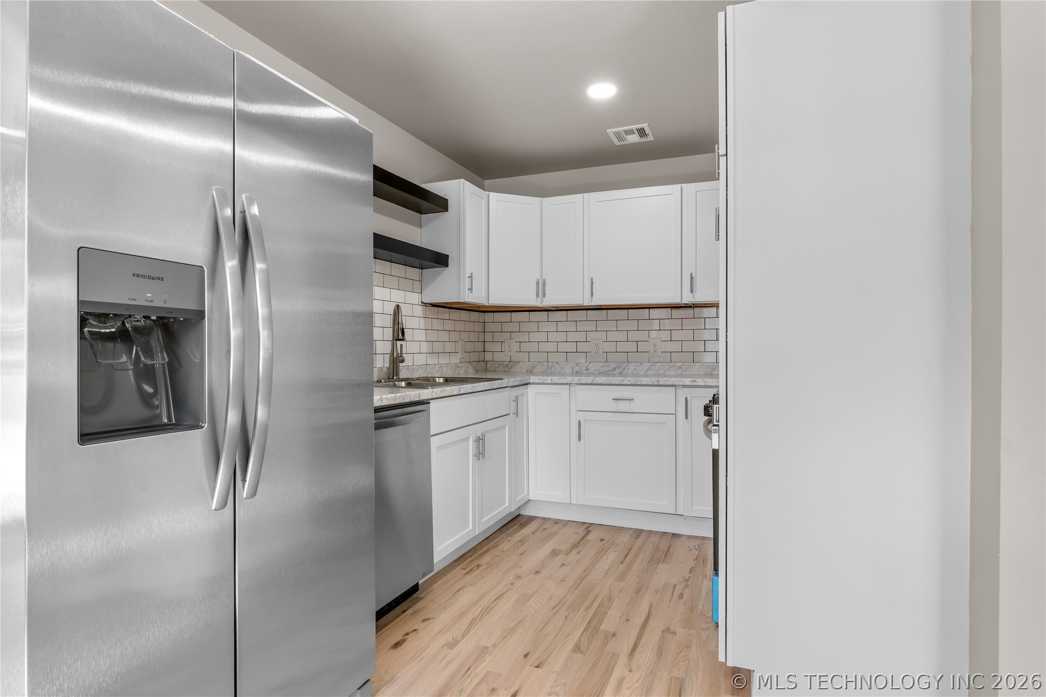 2139 W 46th Place