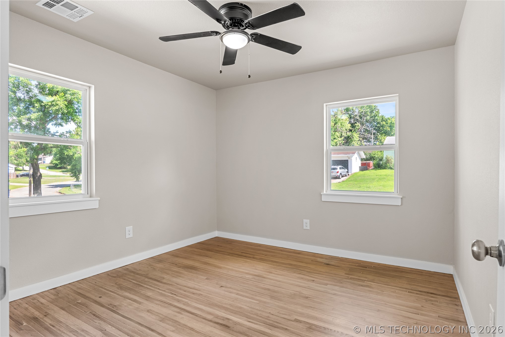 2139 W 46th Place