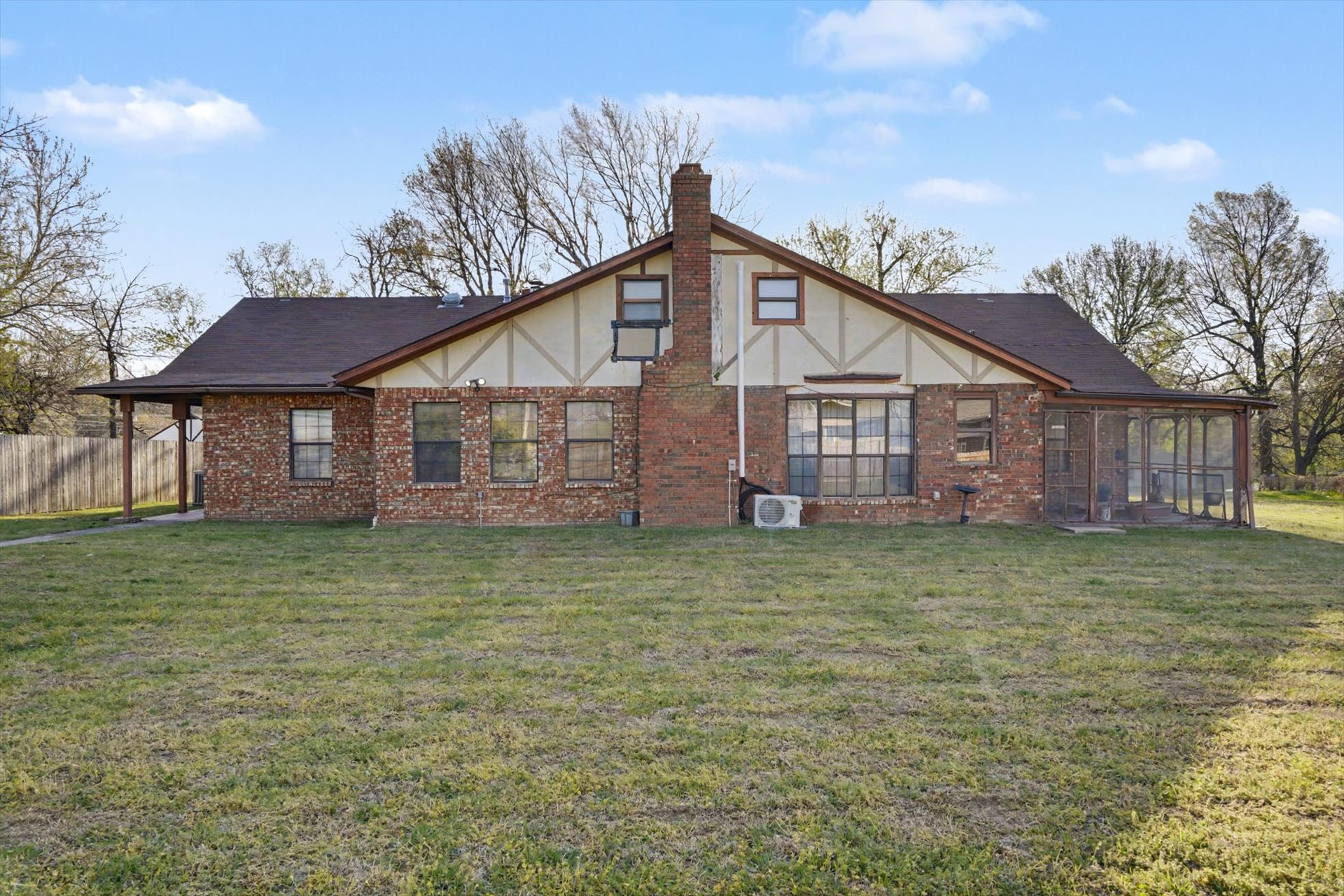 546 N 38 West Avenue