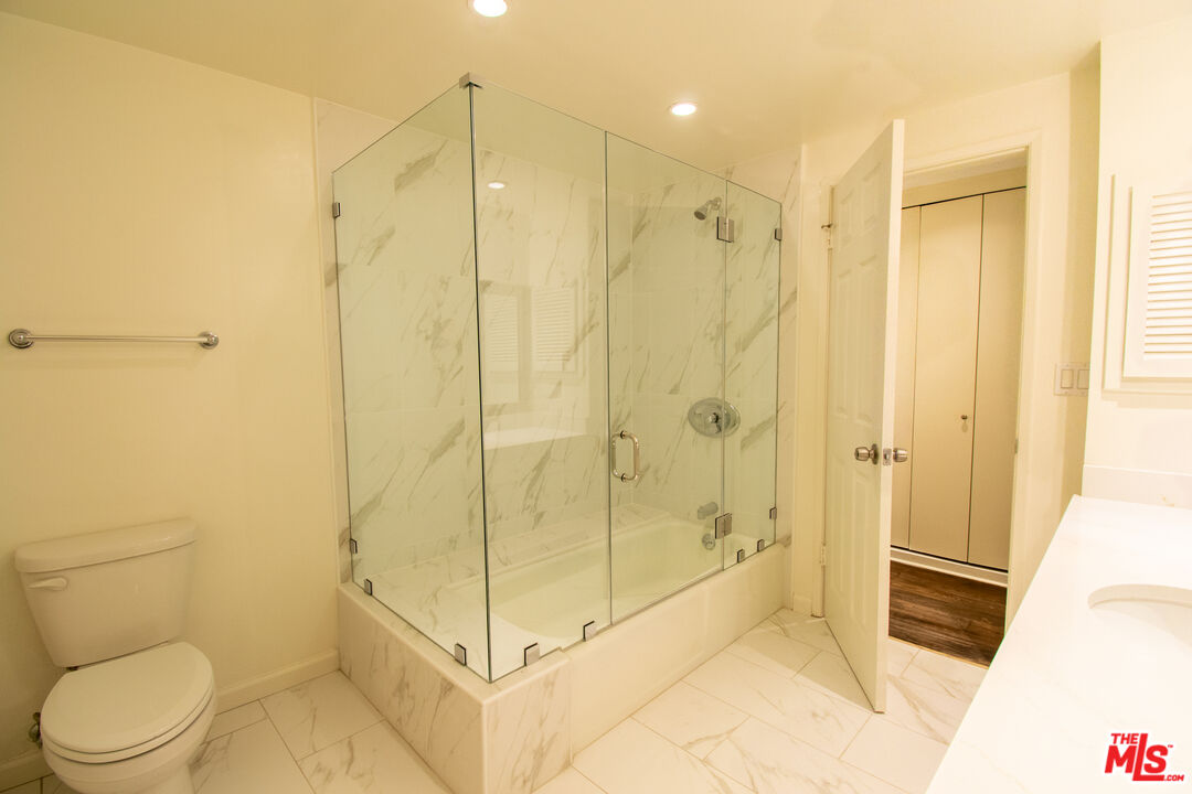 853 18th St Unit: 7