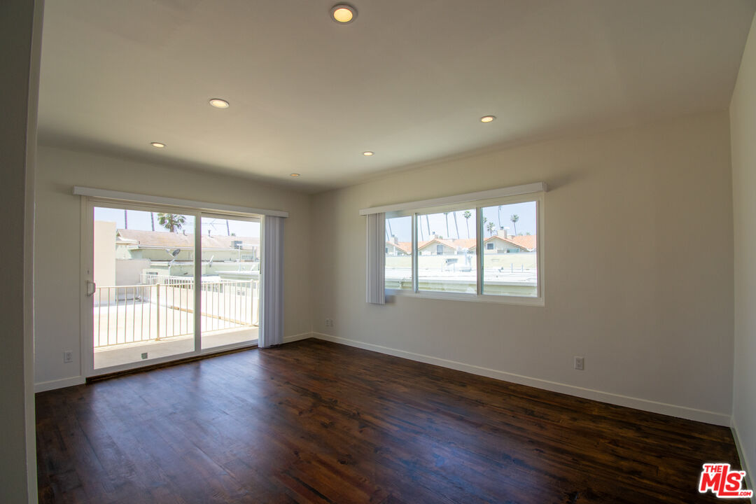 853 18th St Unit: 7