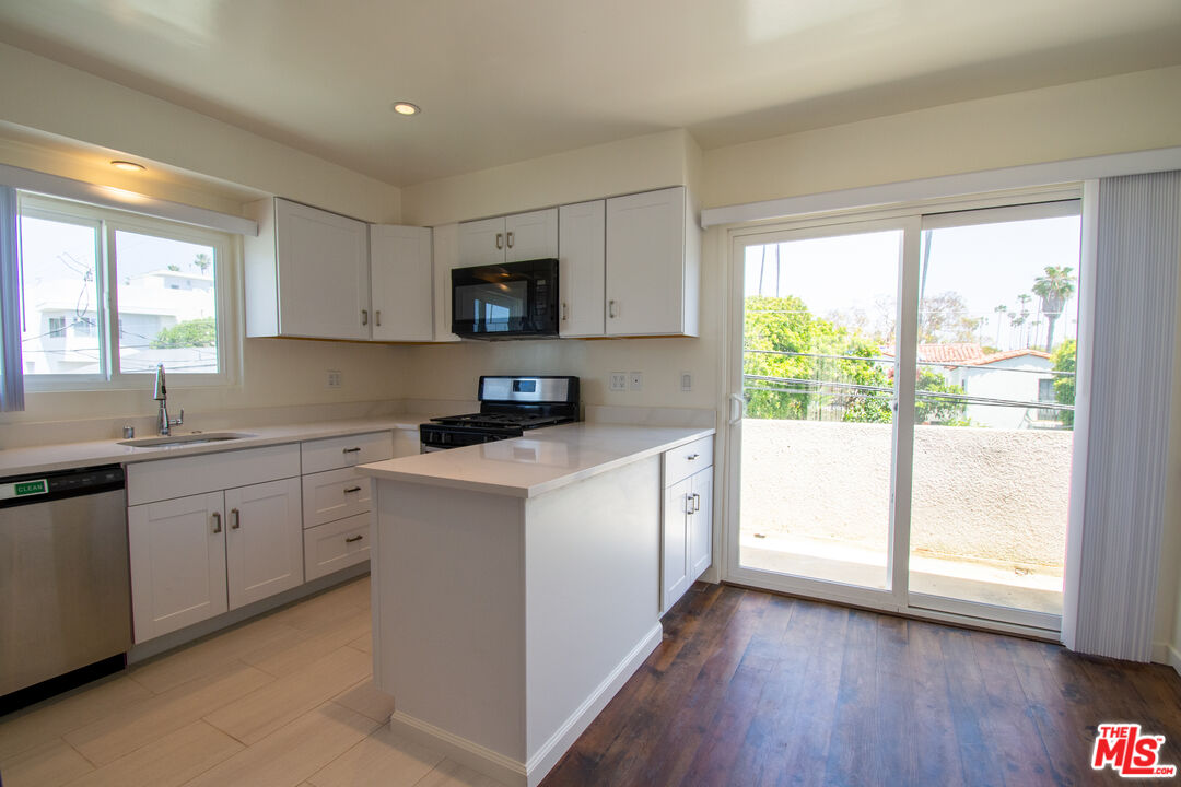 853 18th St Unit: 7