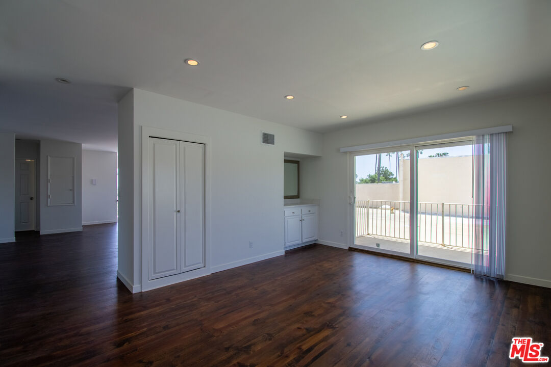853 18th St Unit: 7