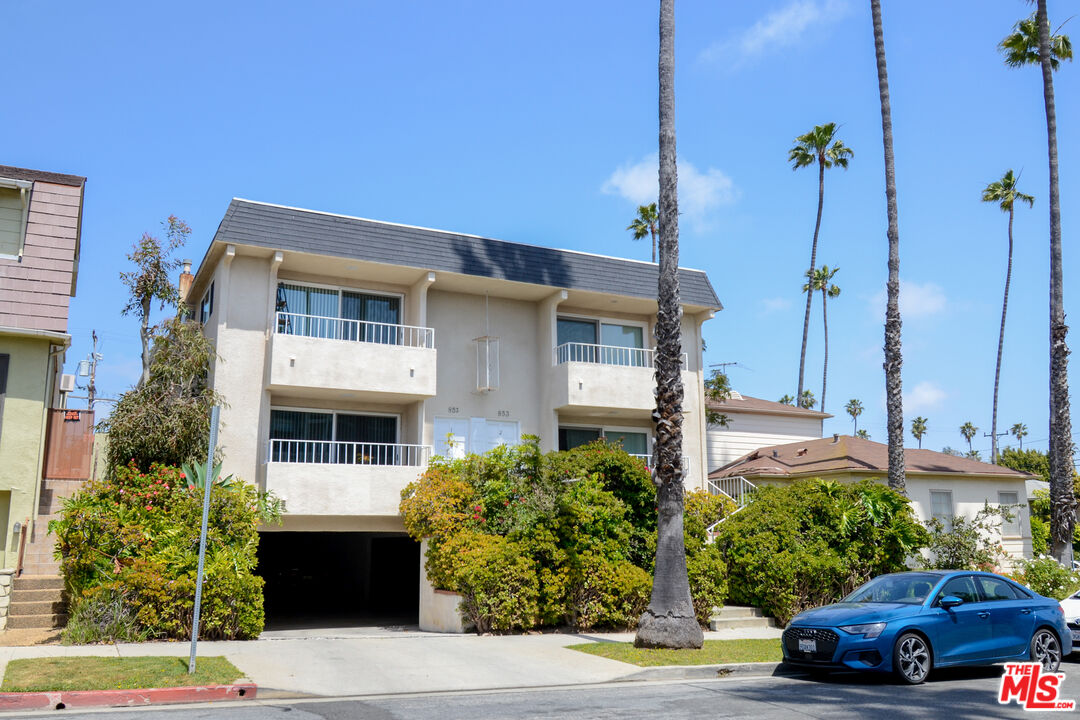 853 18th St Unit: 7