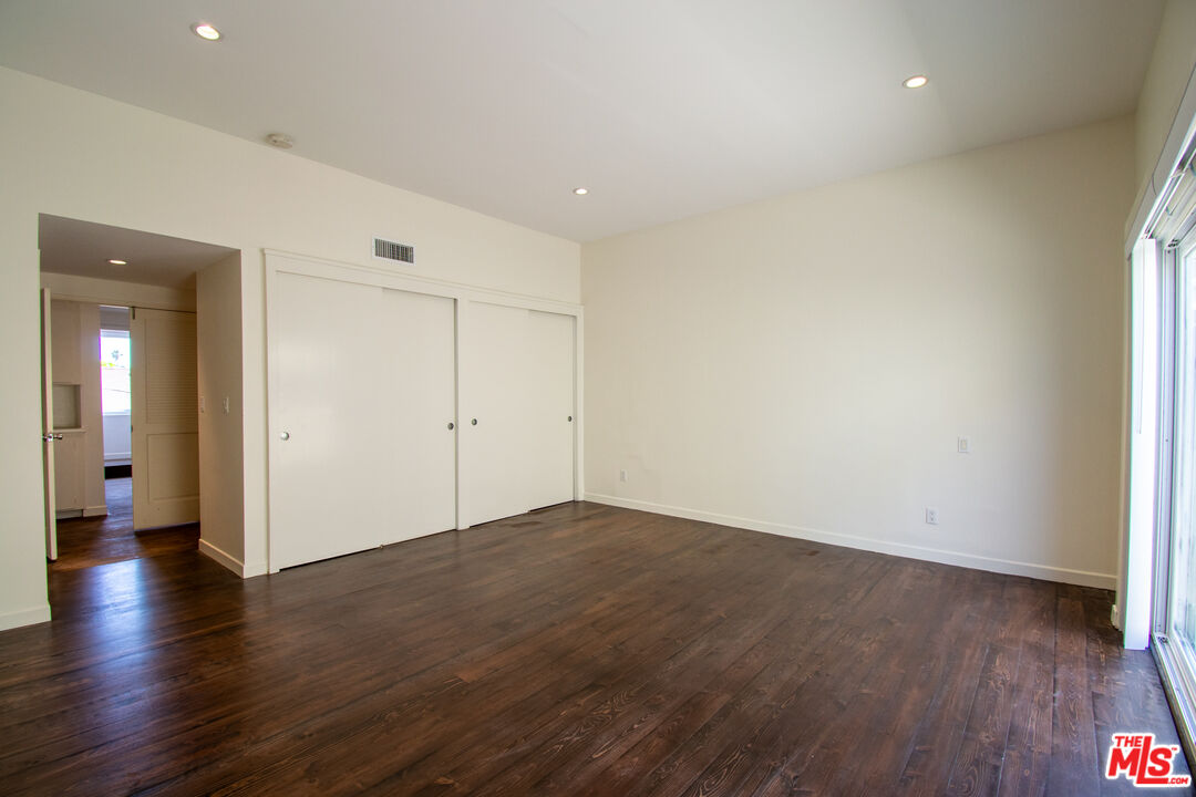 853 18th St Unit: 7