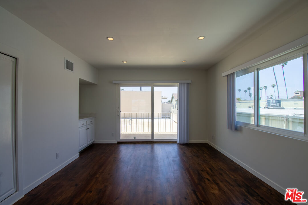 853 18th St Unit: 7