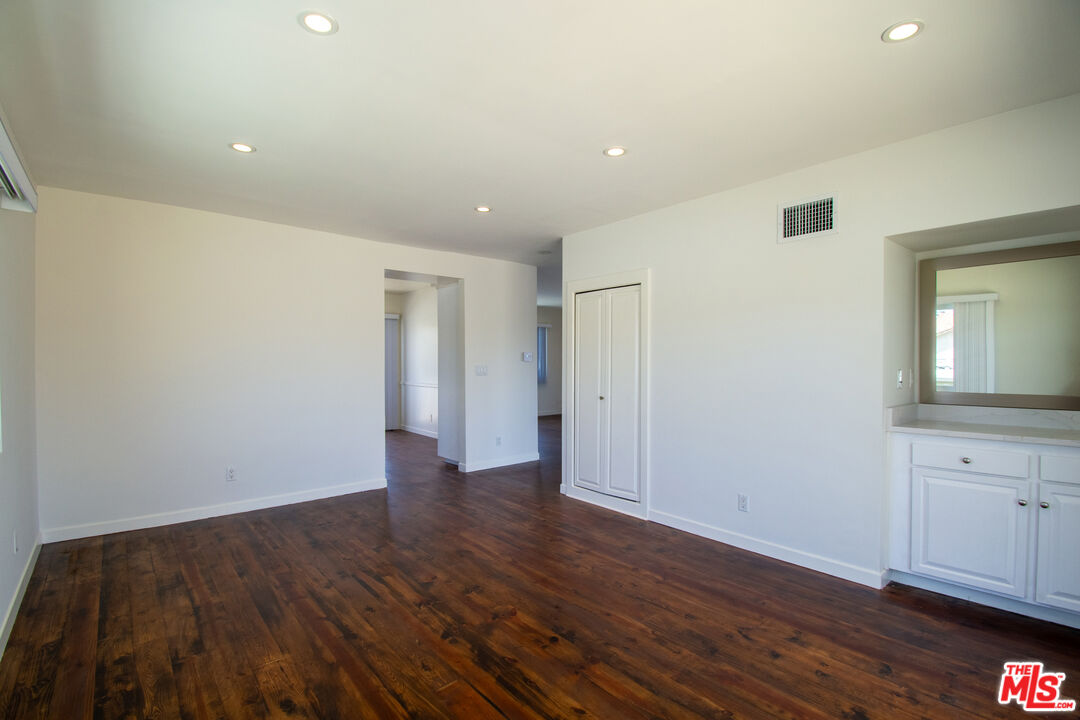 853 18th St Unit: 7
