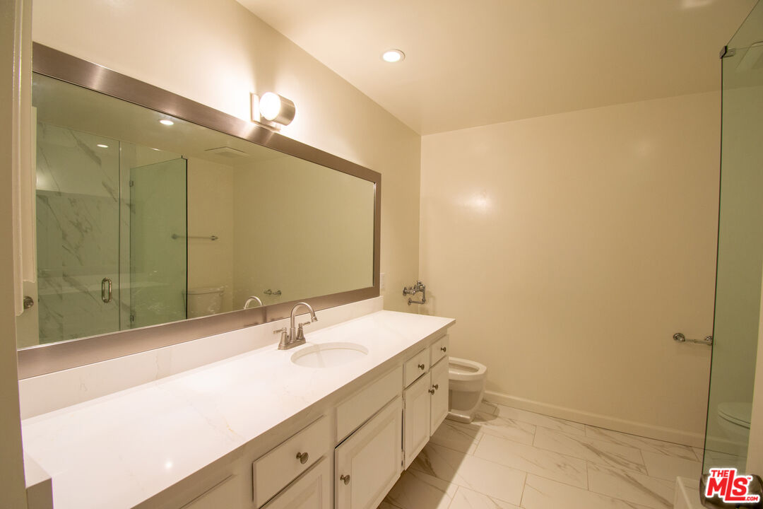 853 18th St Unit: 7