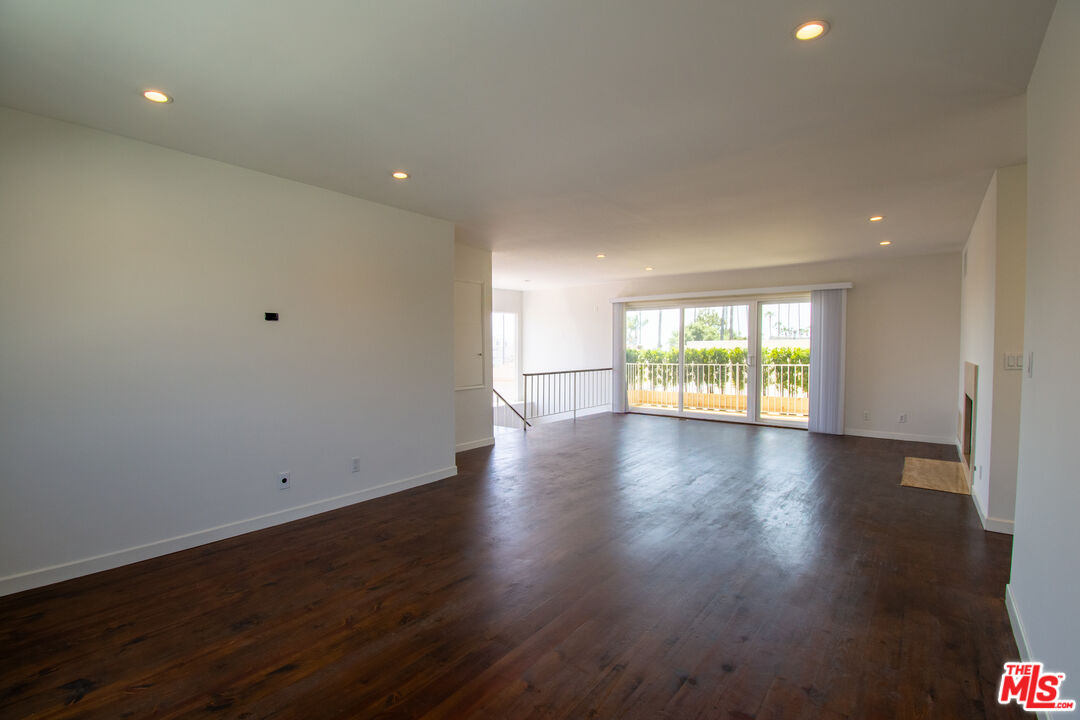 853 18th St Unit: 7