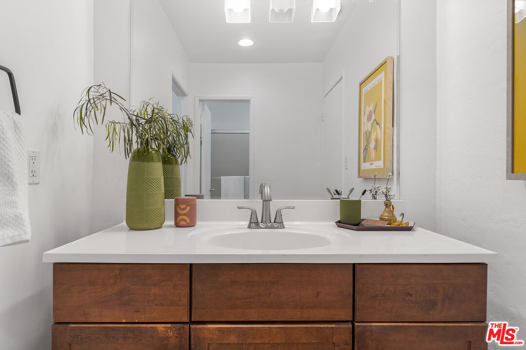 4358 Berryman Ave Unit: 9