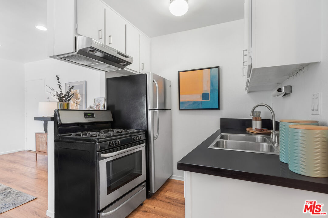 4358 Berryman Ave Unit: 9